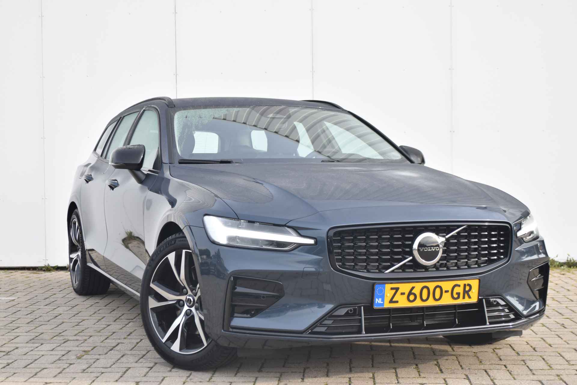 Volvo V60 B4 Plus Dark #Trekhaak #MildHybrid #DenimBlue - 3/39