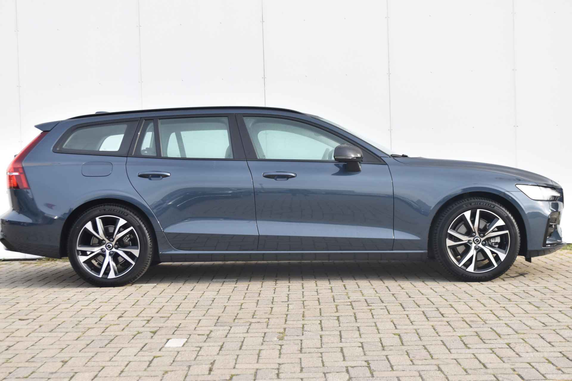 Volvo V60 B4 Plus Dark #Trekhaak #MildHybrid #DenimBlue - 4/39