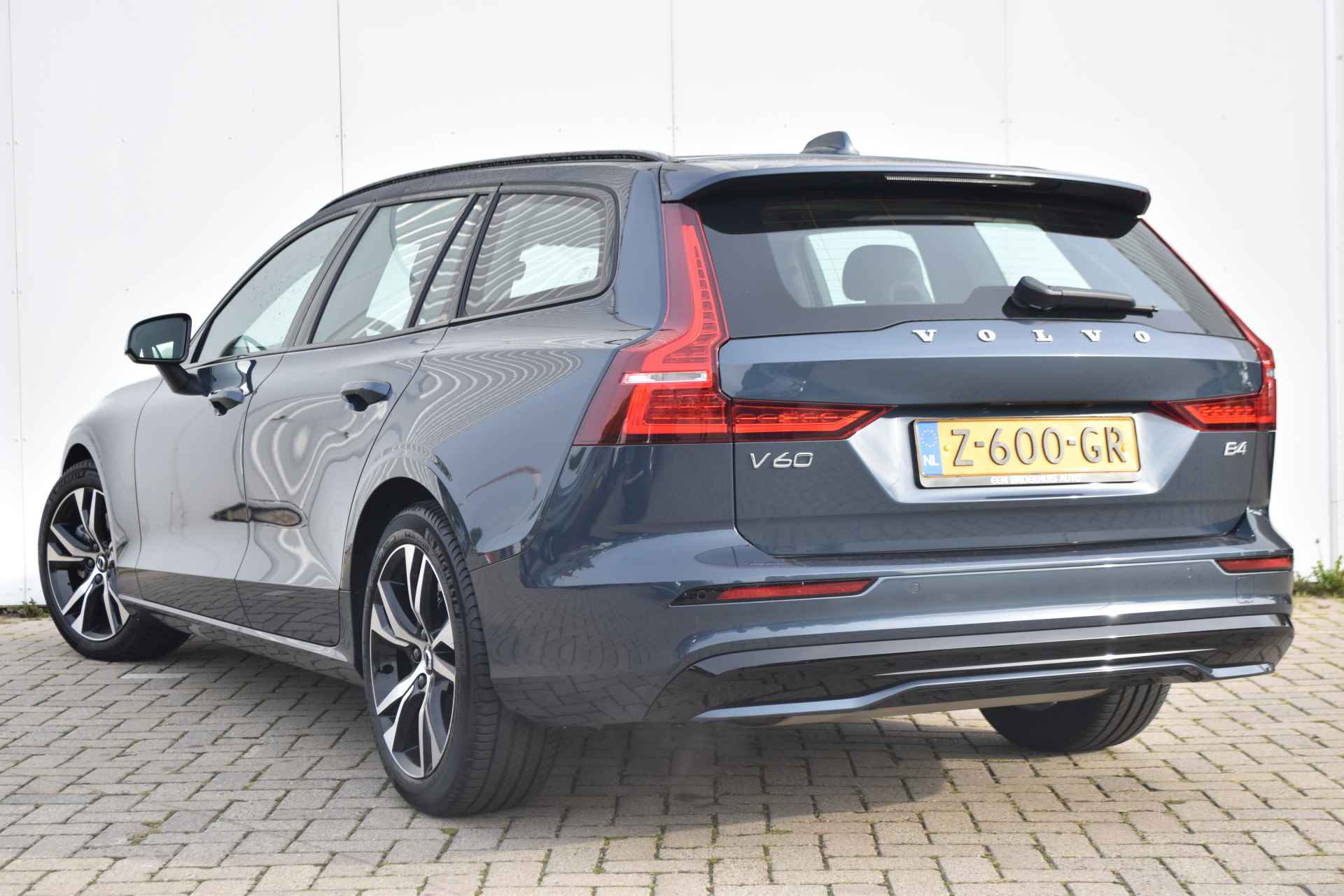 Volvo V60 B4 Plus Dark #Trekhaak #MildHybrid #DenimBlue - 8/39