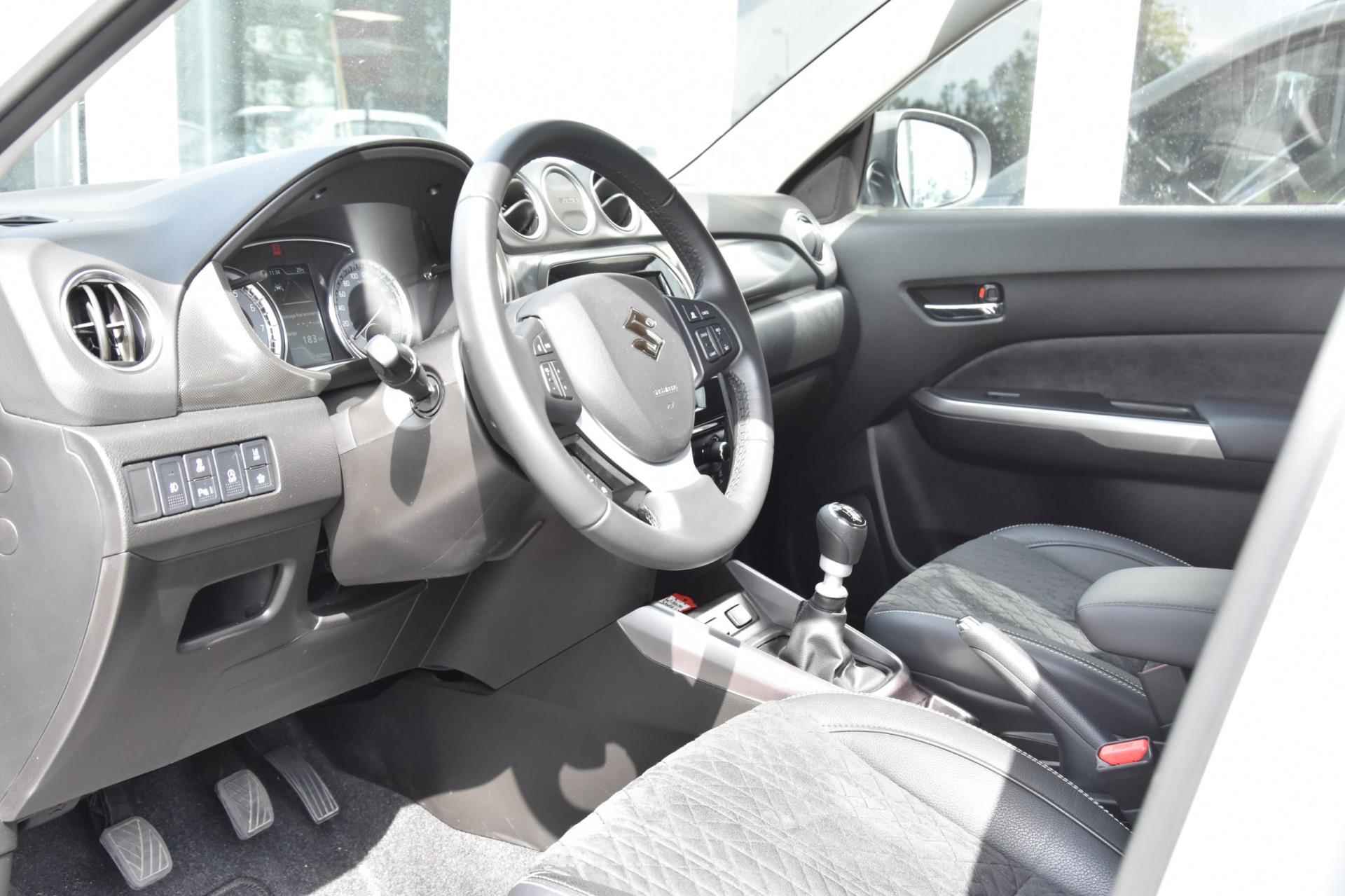 Suzuki VITARA 1.4 Style Smart Hybrid 1500KG Trekgewicht - 6/27