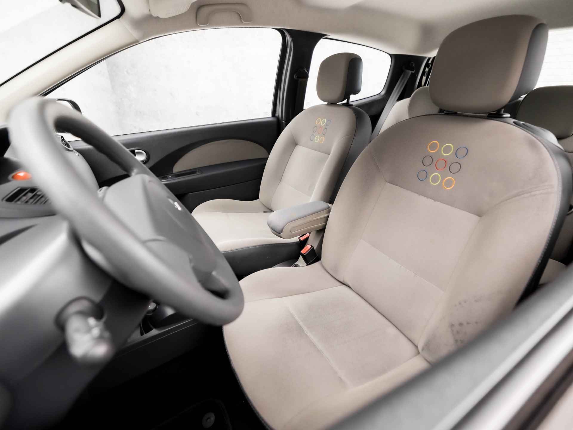 Renault Twingo 1.2-16V Authentique (RADIO, NAP, AIRCO, ARMSTEUN, SPORTSTOELEN, ELEK RAMEN, LM VELGEN, NIEUWE APK, NIEUWSTAAT) - 14/25