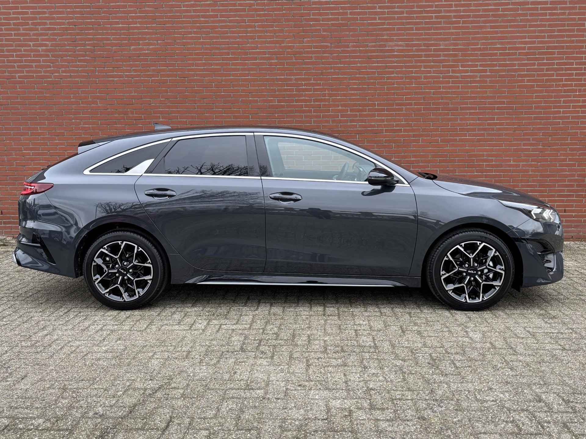 Kia ProCeed 1.5 T-GDi GT-PlusLine | Panorama schuif/kanteldak | Suede bekleding | Stoel- en stuurverwarming | JBL premium sound system - 15/35