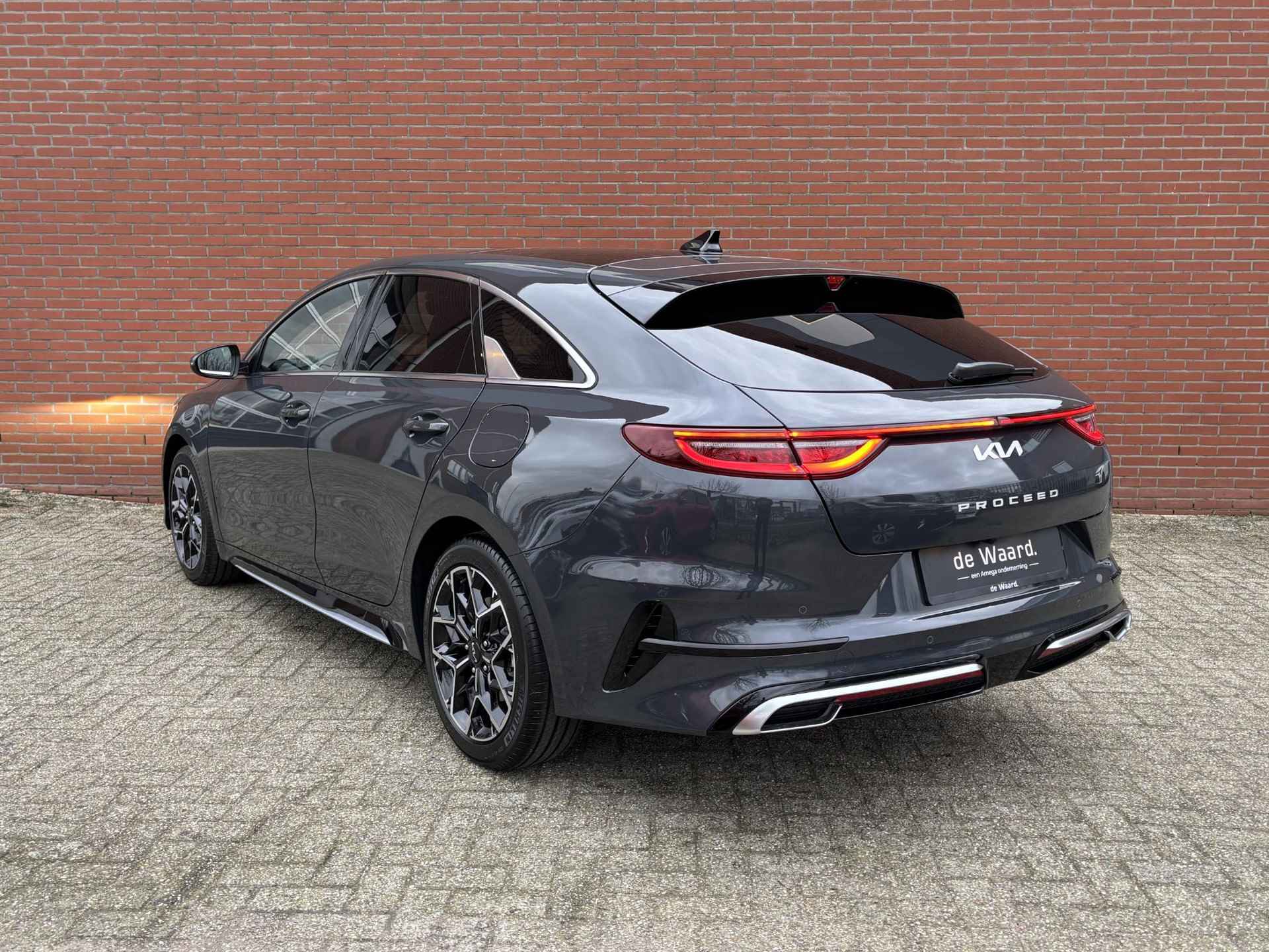 Kia ProCeed 1.5 T-GDi GT-PlusLine | Panorama schuif/kanteldak | Suede bekleding | Stoel- en stuurverwarming | JBL premium sound system - 16/35