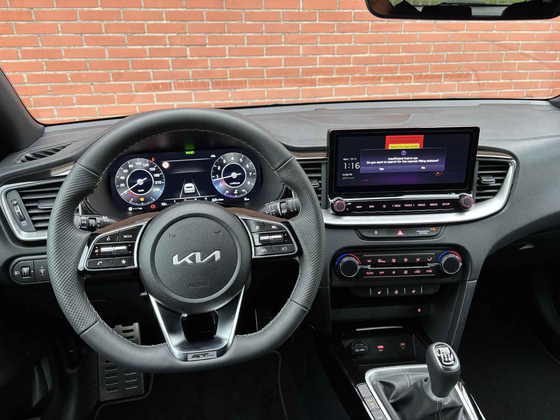 Kia ProCeed 1.5 T-GDi GT-PlusLine | Panorama schuif/kanteldak | Suede bekleding | Stoel- en stuurverwarming | JBL premium sound system - 27/35