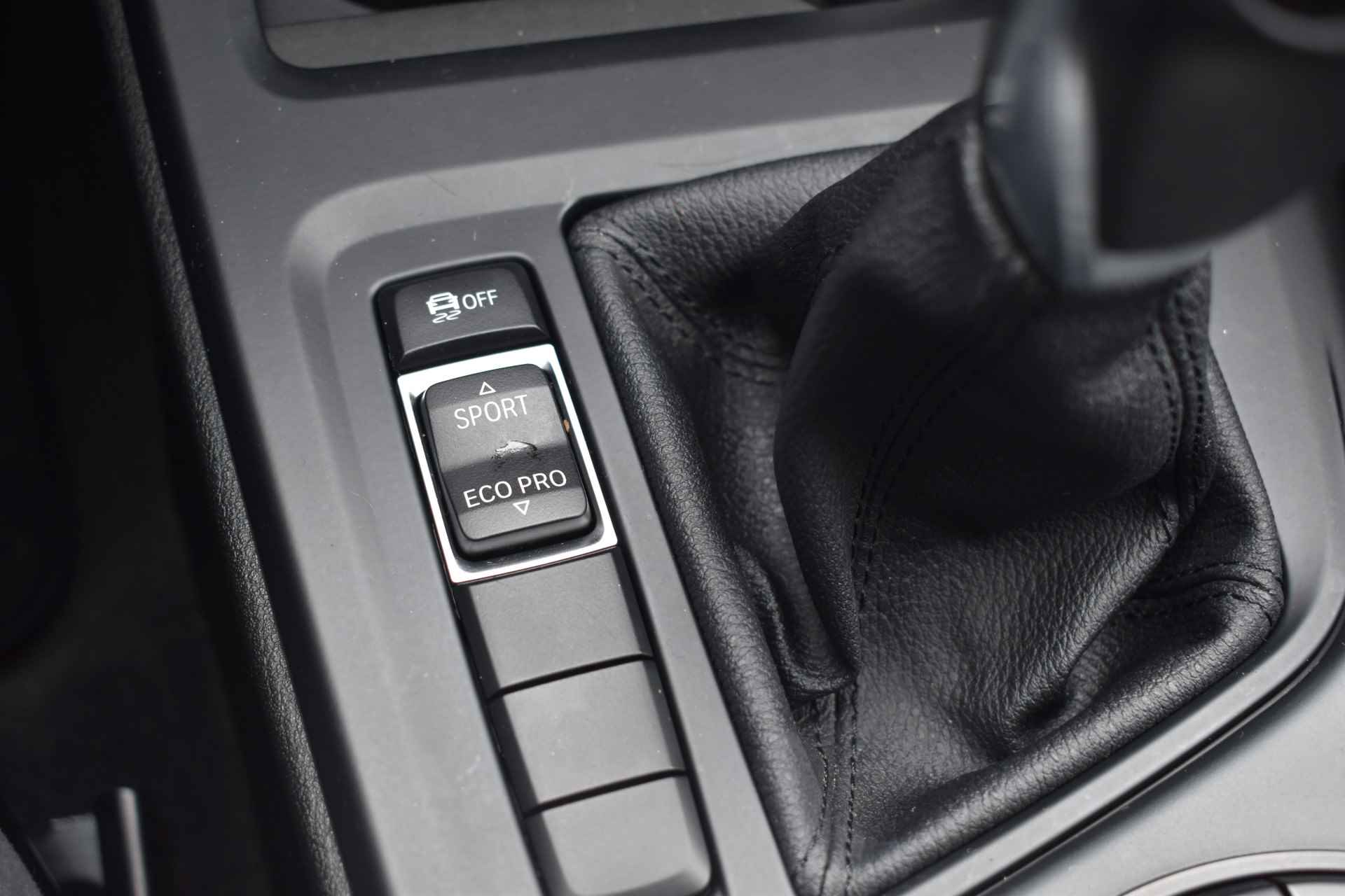 BMW X1 sDrive18i Navigatie Privacy glas Rijd als nieuw - 26/52