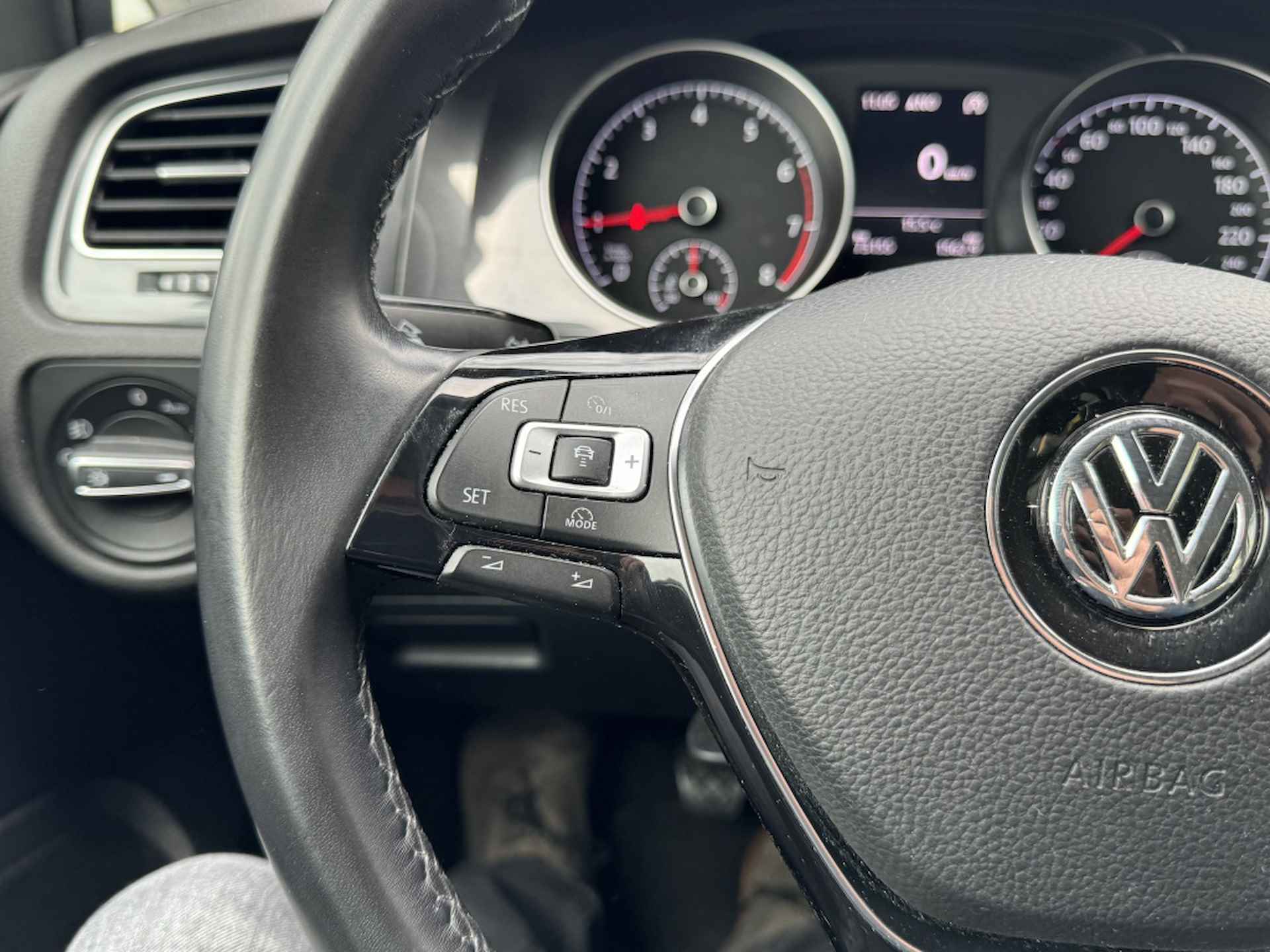 Volkswagen Golf TSI 110PK Comfortline Incl. Navi/ Climate/ Trekhaak! NAP!! - 15/25