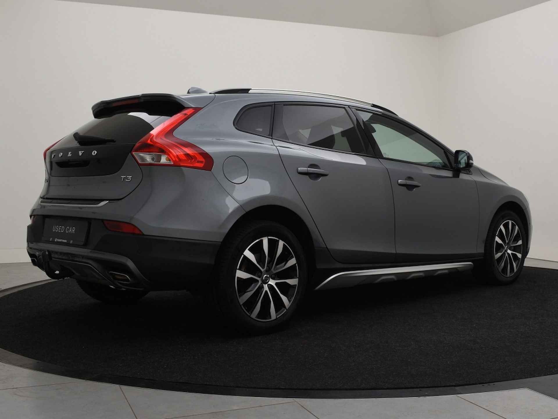 Volvo V40 Cross Country T3 AUT(6) DYNAMIC DAB+ KEYLESS PANORAMADAK CAMERA VOLVO ON CALL - 3/37