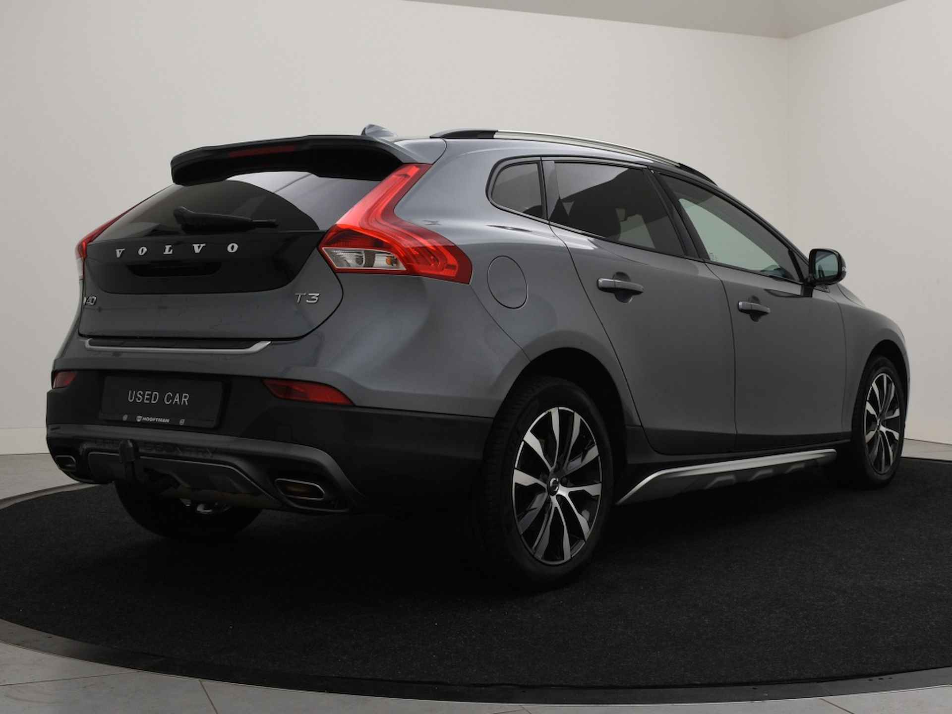 Volvo V40 Cross Country T3 AUT(6) DYNAMIC DAB+ KEYLESS PANORAMADAK CAMERA VOLVO ON CALL - 4/37