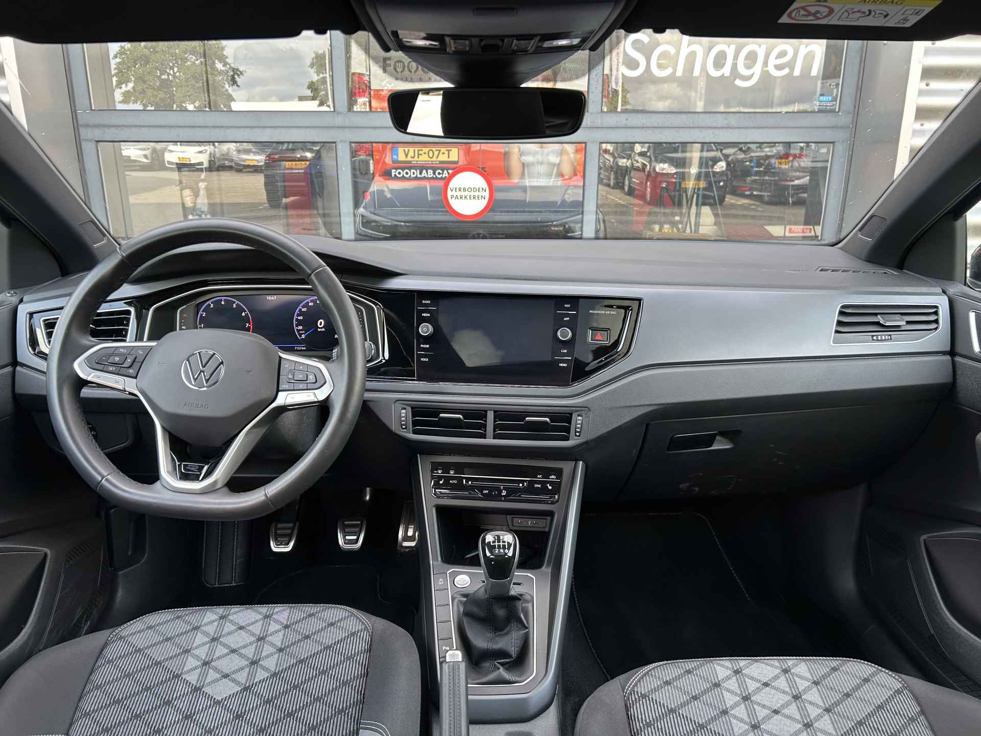 Volkswagen Taigo 1.0 TSI 110 pk R-Line Business | Panoramisch schuif-kanteldak | Achteruitrijcamera | Apple Carplay/Android | - 12/35