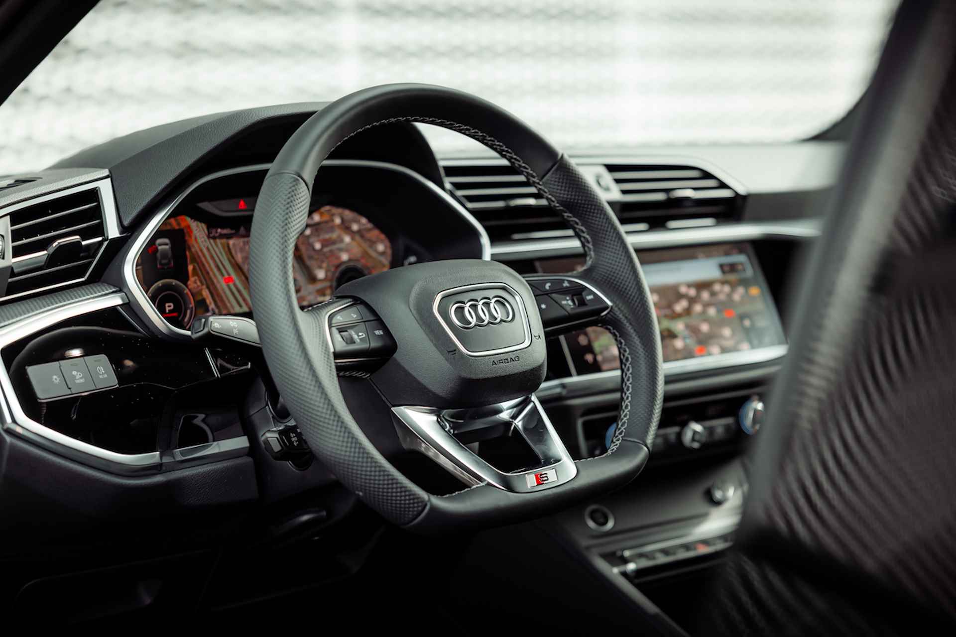 Audi Q3 45 TFSI e 245pk s-tronic S edition | Optiek zwart | Privacy glass | Comfortsleutel | Adaptive cruise control | 19" LM velgen | Stoelverwarming - 21/35