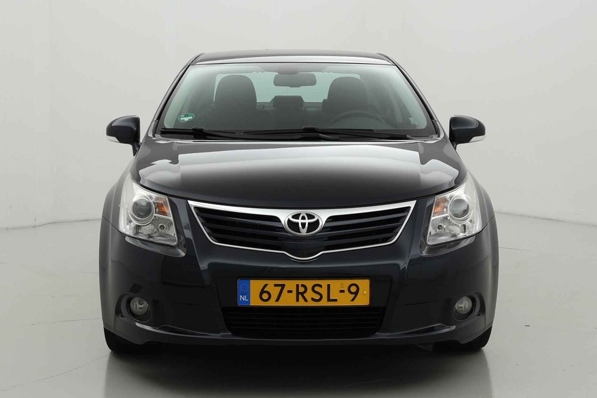 Toyota Avensis 1.8 VVTi Business | Automaat | Trekhaak | Leder - 9/31