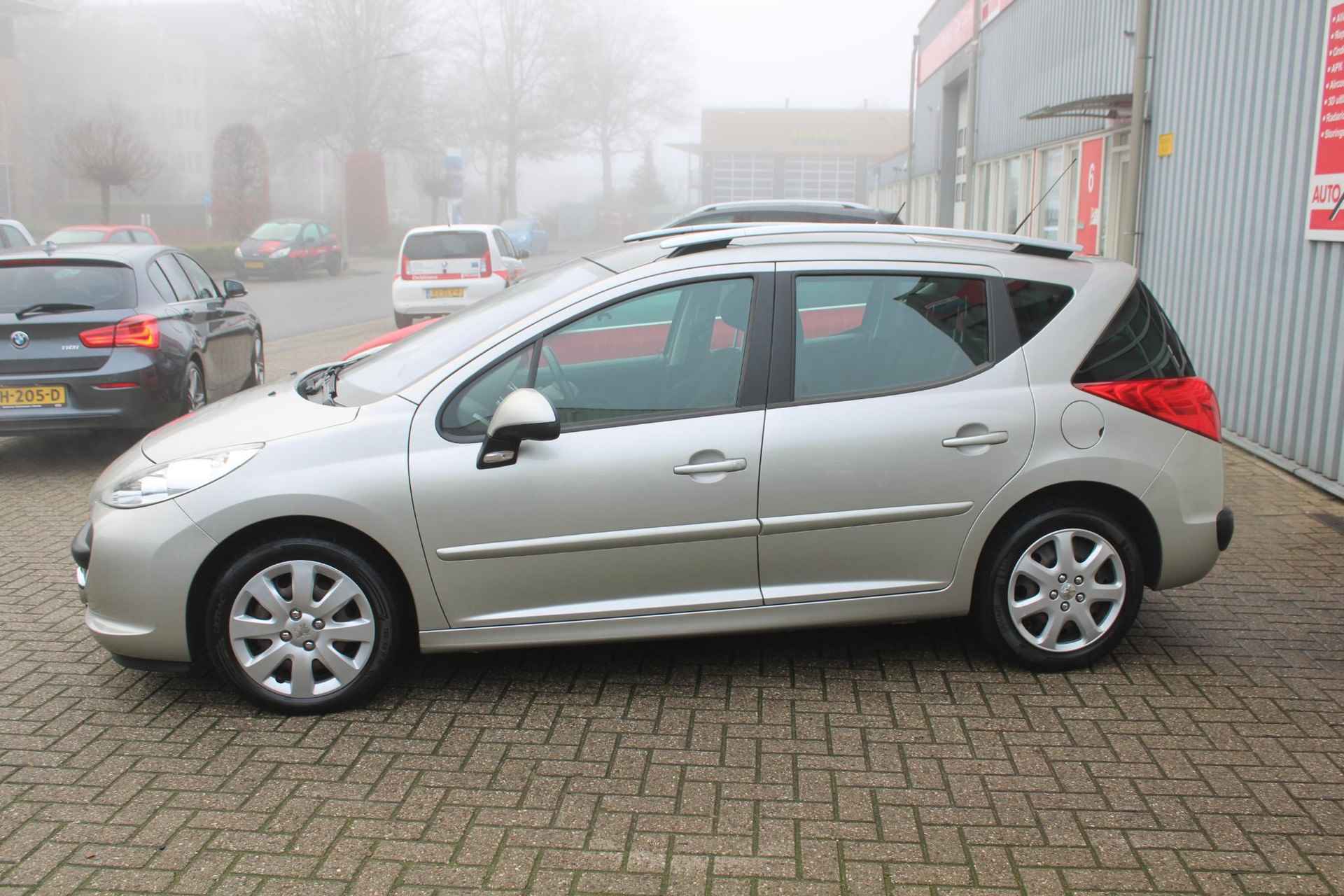 Peugeot 207 SW 1.6 VTi XS - 13/29