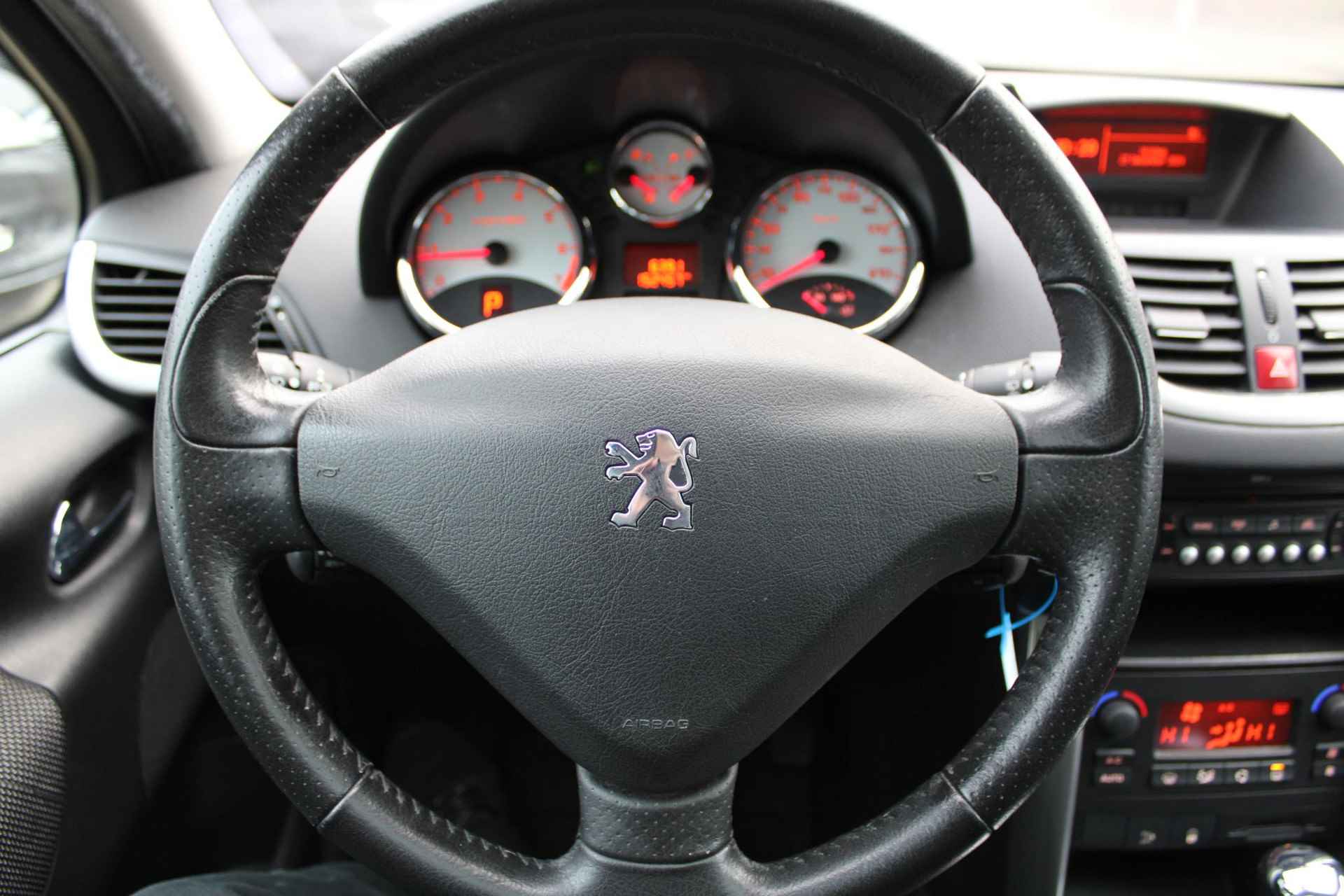 Peugeot 207 SW 1.6 VTi XS - 14/29