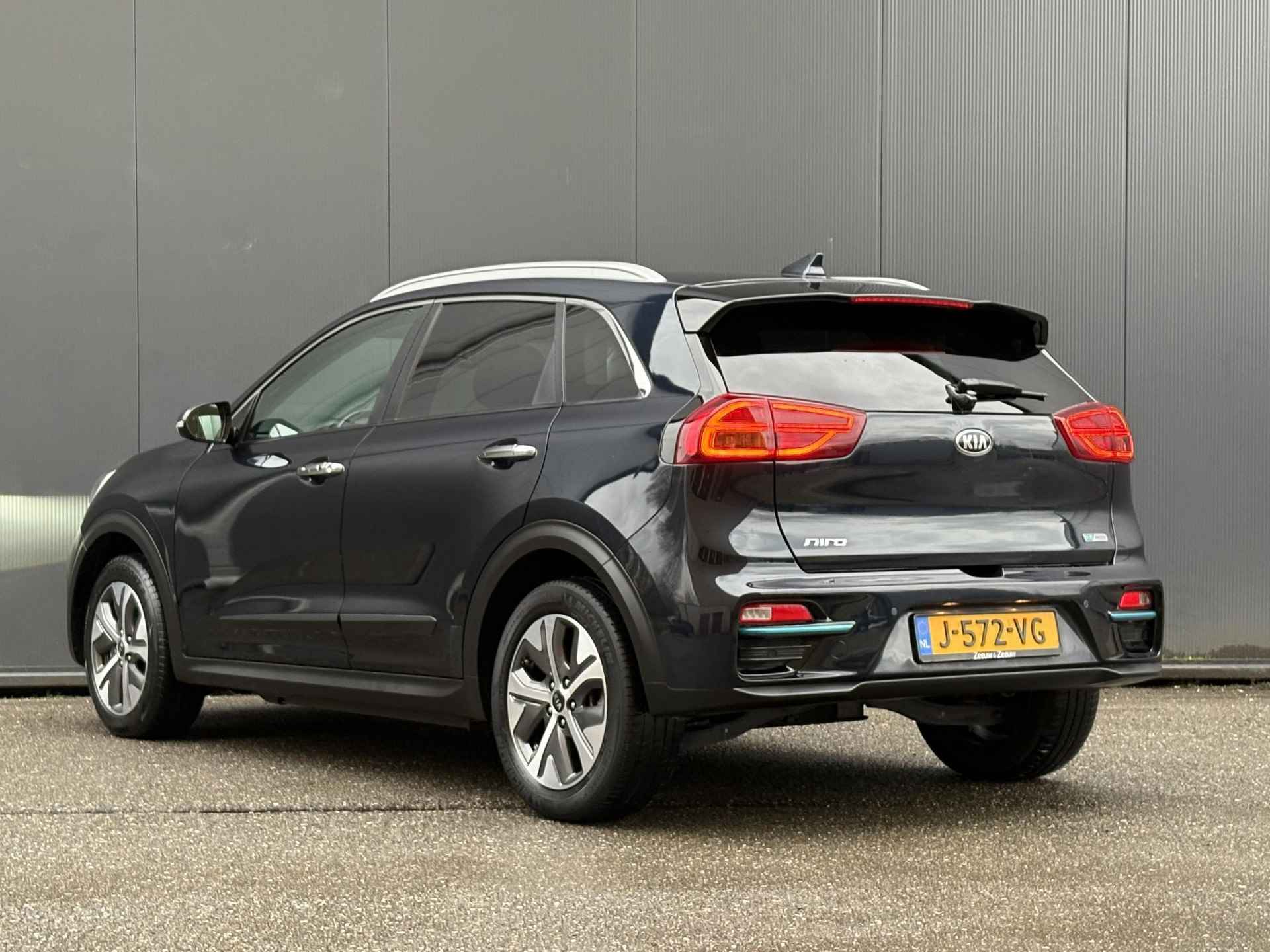 Kia e-Niro ExecutiveLine 64 kWh 1e Eigenaar | Navi | Dealer onderhouden | Bluetooth | Camera | Climate & (adaptieve) cruise control | Fabrieksgarantie t/m 27-10-2027 | NAP - 7/43