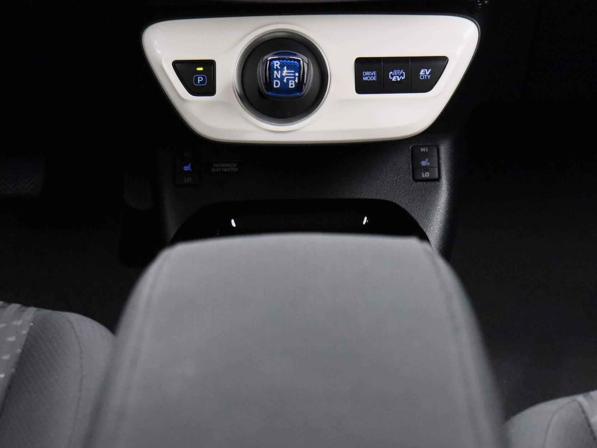 Toyota Prius 1.8 Plug-in Business Plus | JBL Audio | Camera | Head Up | Navigatie | - 10/40