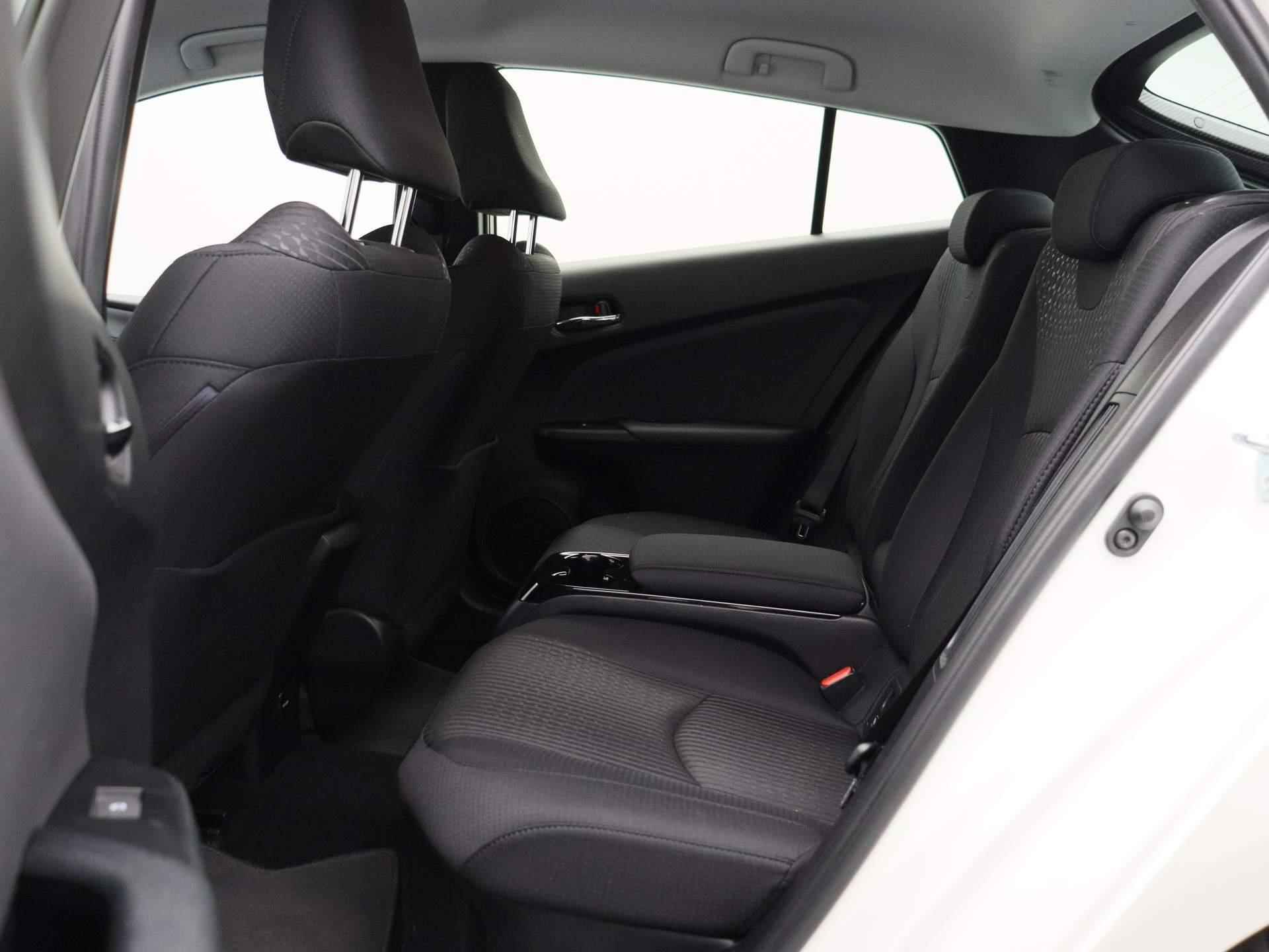 Toyota Prius 1.8 Plug-in Business Plus | JBL Audio | Camera | Head Up | Navigatie | - 12/40