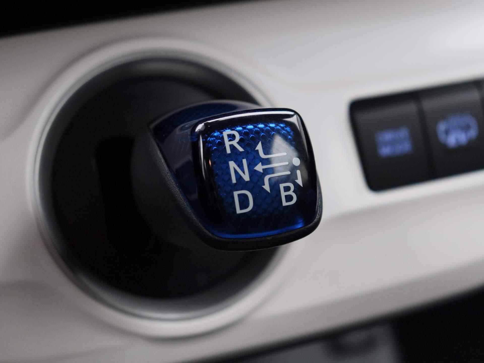 Toyota Prius 1.8 Plug-in Business Plus | JBL Audio | Camera | Head Up | Navigatie | - 19/40