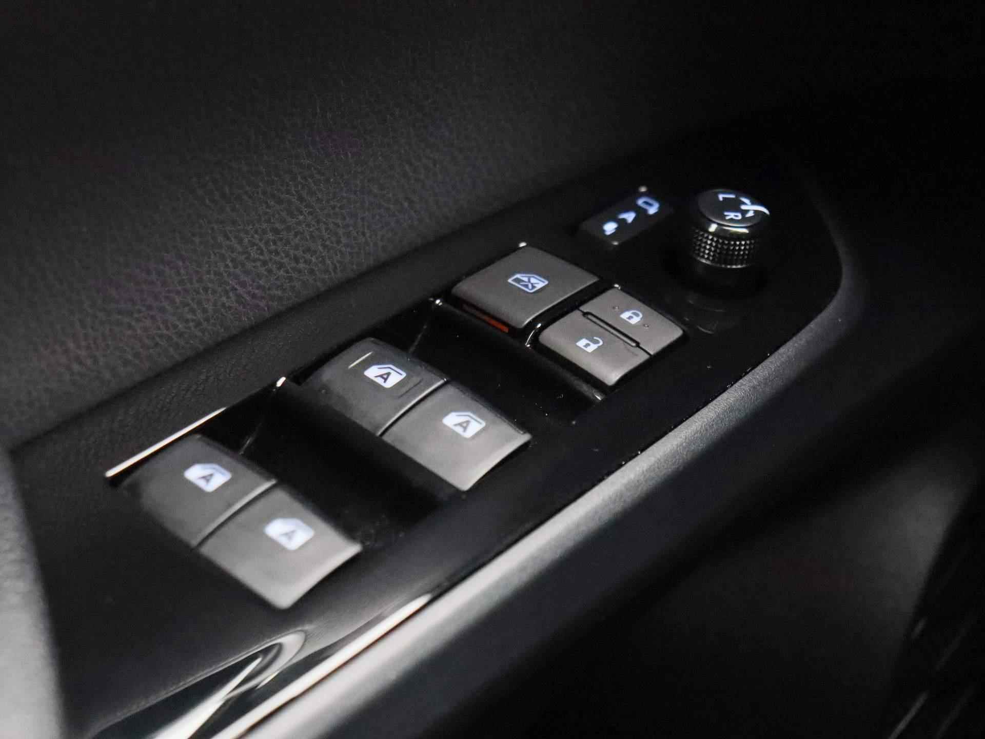 Toyota Prius 1.8 Plug-in Business Plus | JBL Audio | Camera | Head Up | Navigatie | - 26/40