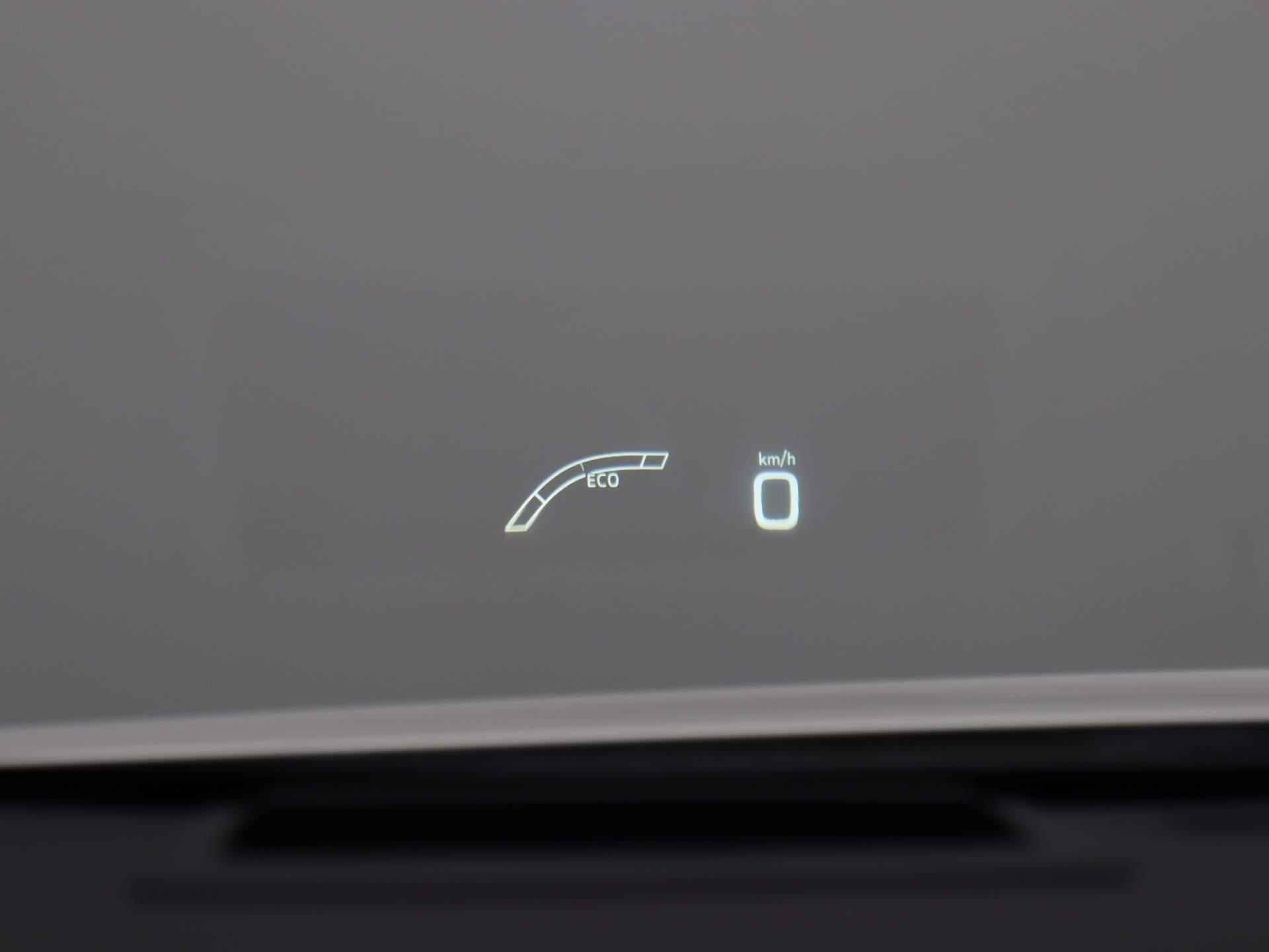 Toyota Prius 1.8 Plug-in Business Plus | JBL Audio | Camera | Head Up | Navigatie | - 28/40