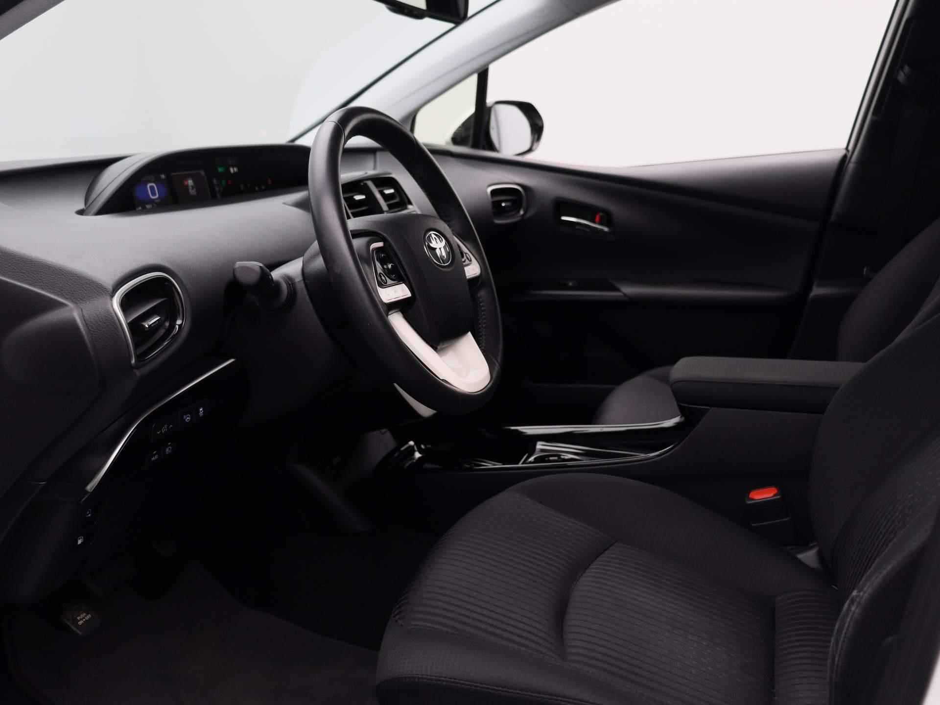 Toyota Prius 1.8 Plug-in Business Plus | JBL Audio | Camera | Head Up | Navigatie | - 29/40