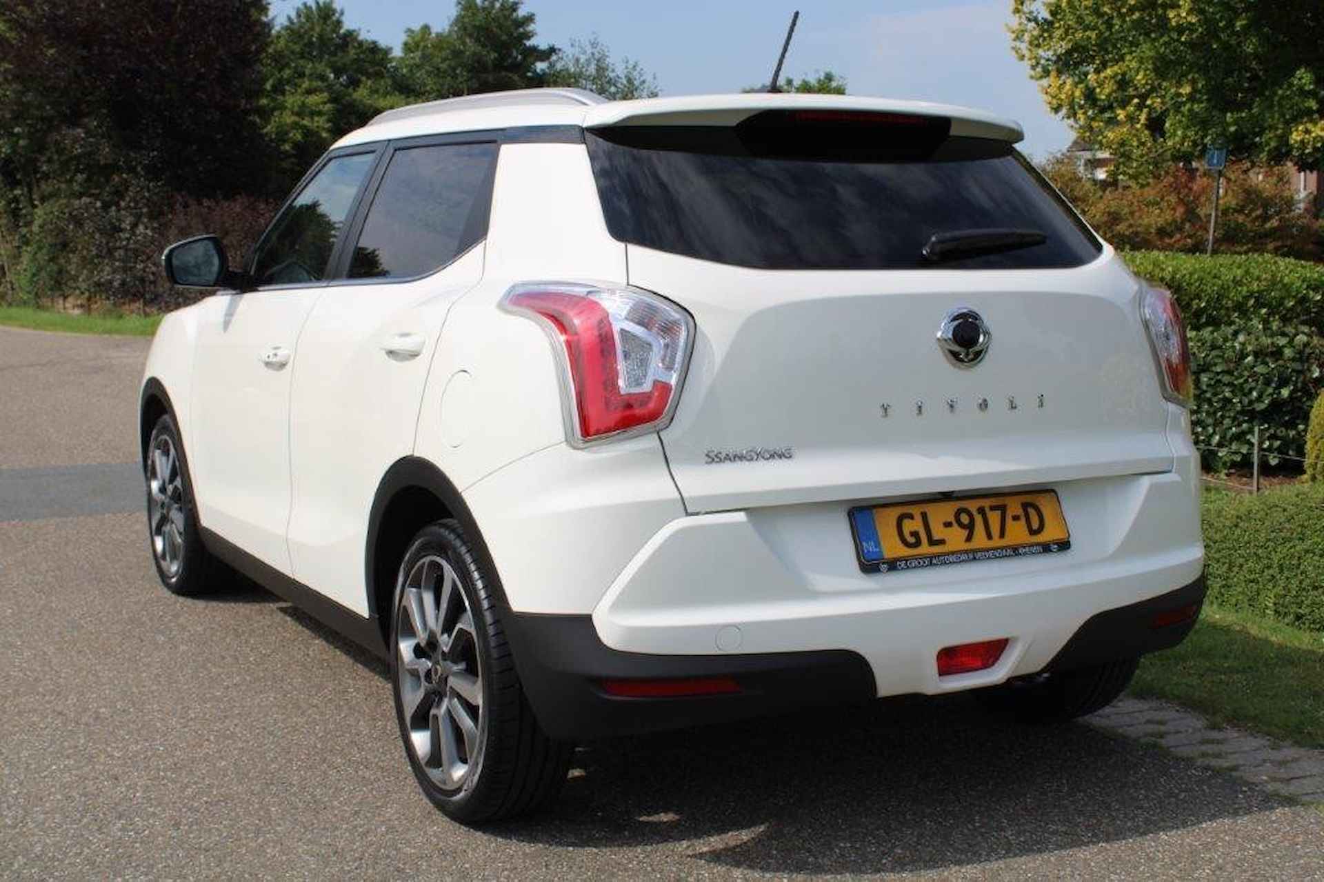 SSANGYONG Tivoli 1.6 128pk Sapphire ECC/Cruise/Leer/Navi/Camera/Stoelverw - 2/35