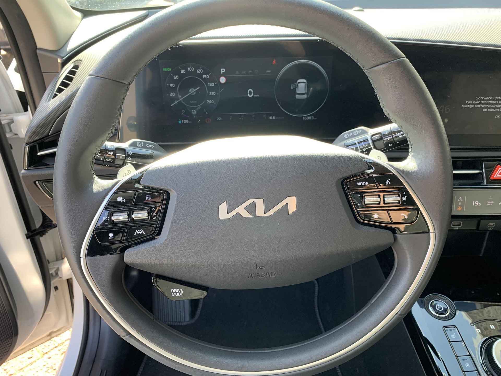 Kia Niro EV Edition 64.8 kWh | Navigatie | Camera | Kia Niro Edition 64.8 kWh | Navigatie | Camera | Ad. Cruise | Stoel/stuurverwarming | Carplay | PDC V+A | LMV 17 inch - 11/22