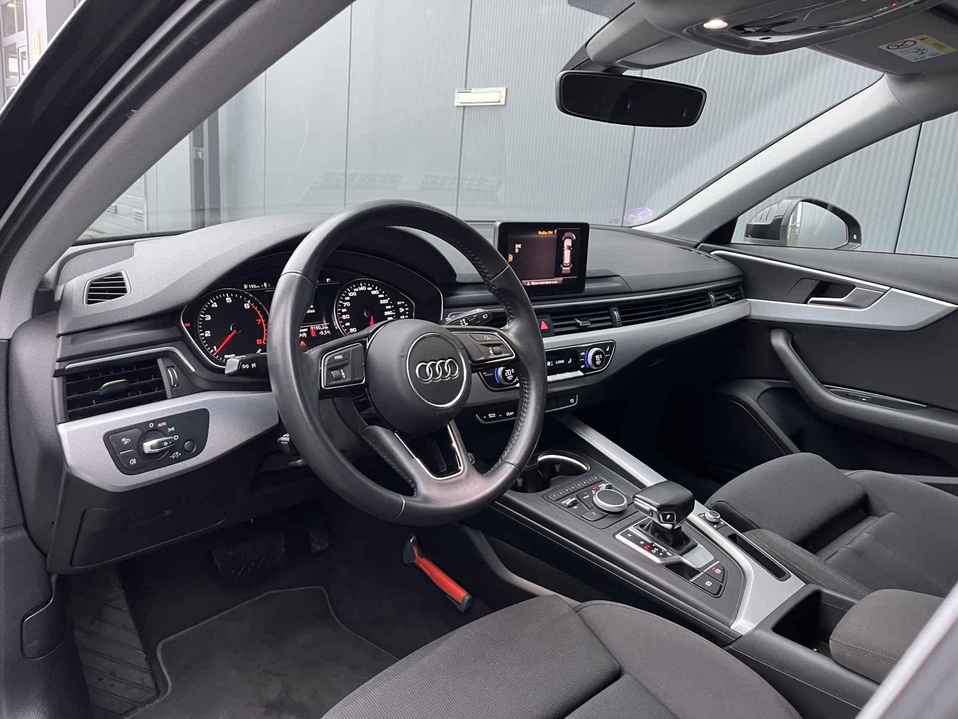 Audi A4 Avant 35 TFSI 150pk Automaat Sport Lease Edition | Elektrische achterklep | Climate controle | Sportstoelen | Trekhaak | Stoelve - 13/32