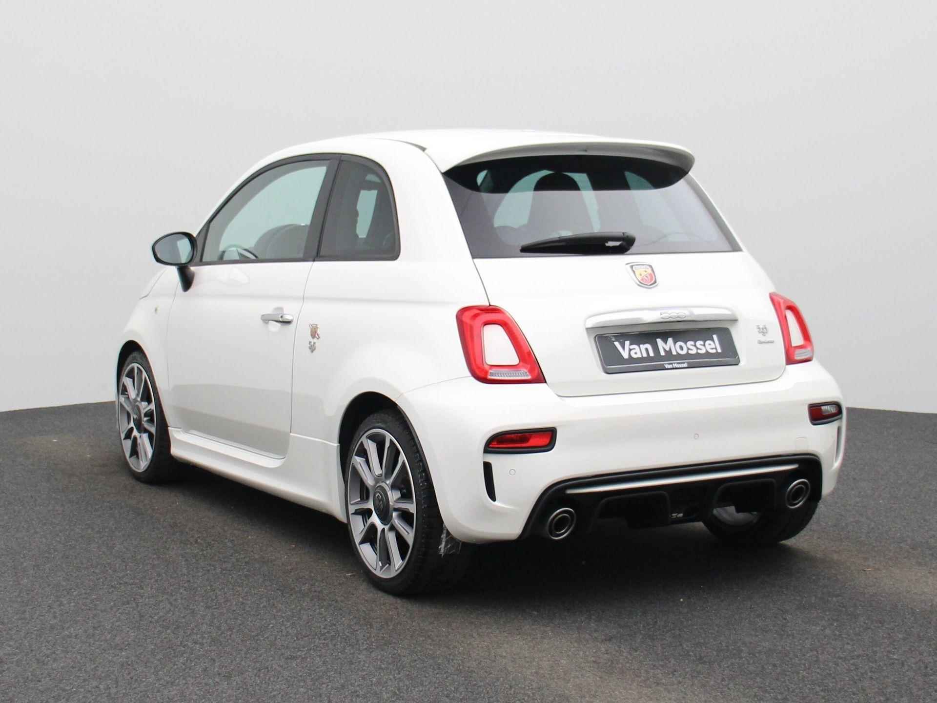 Abarth 500 1.4 T-Jet Abarth Turismo | 595 Turismo | Lederen Sport Bekleding | Apple Carplay | 17 Inch Licht Metalen Velgen | Sportuitlaat | ParkeerSensoren | - 2/39