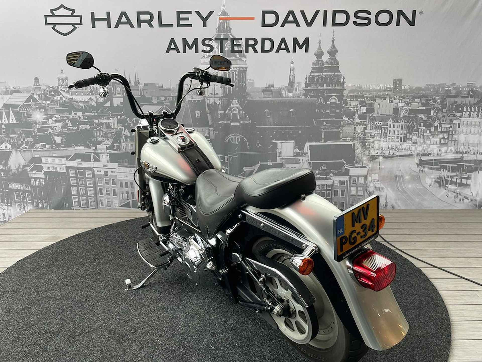 Harley-Davidson FLSTF 1450 - 6/8