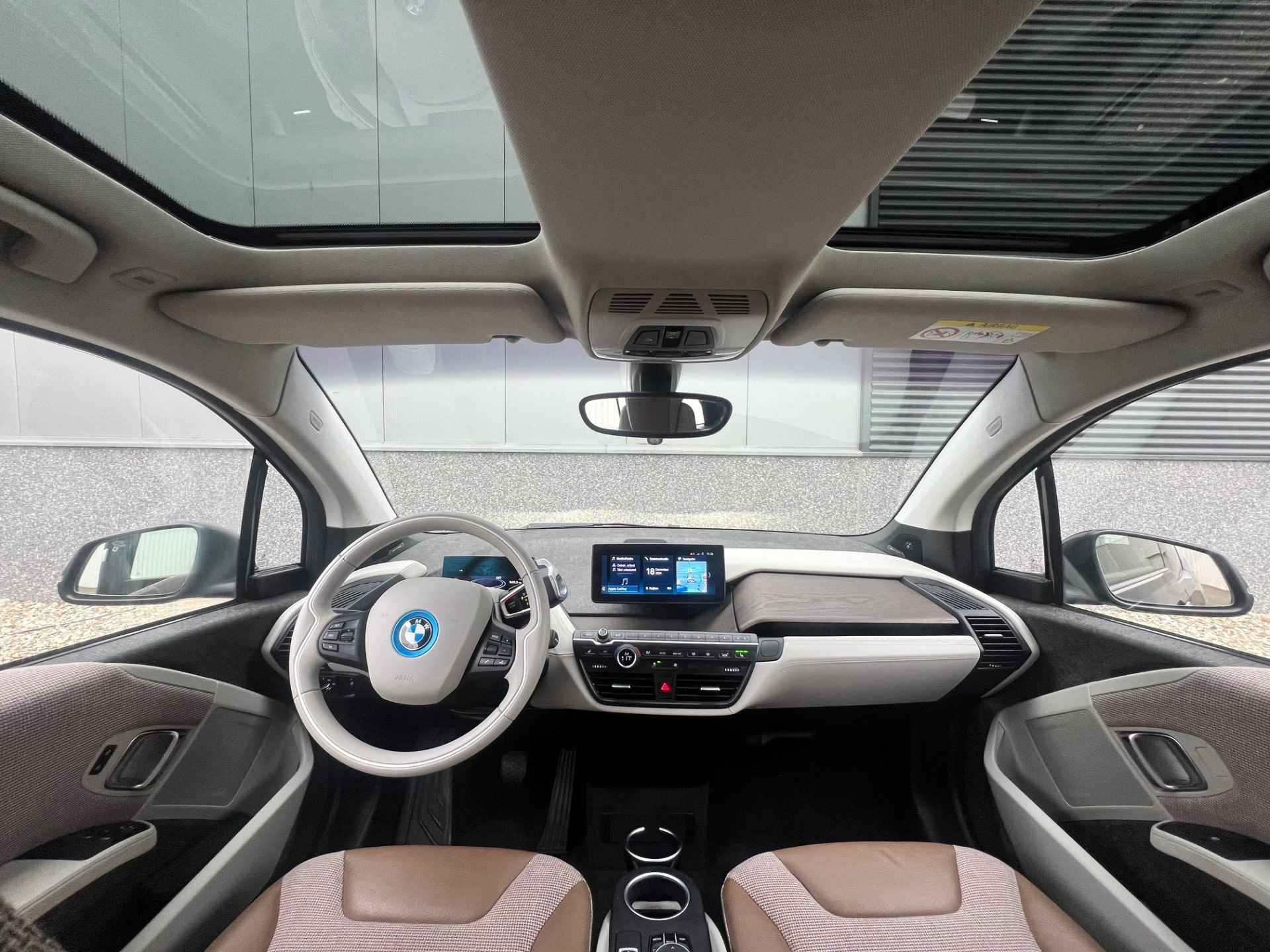 BMW i3 S 184pk Lodge 120Ah 42 kWh/S-dak/H-Kardon/Carplay/Camera/3-fase/20" - 19/41