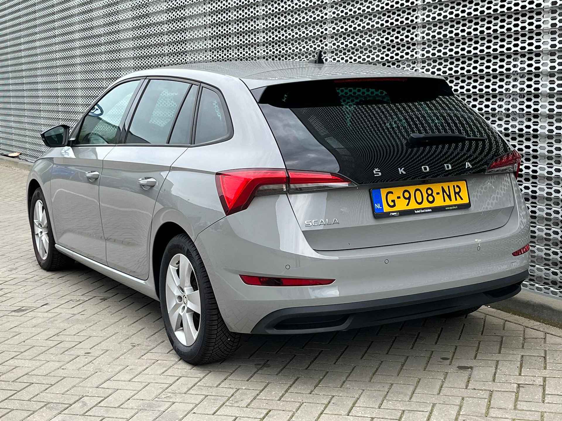 Škoda Scala 1.5 TSI 150 PK DSG Sport Business  LED / Clima / APP-Connect / PDC A / 16" LM Velgen - 6/31