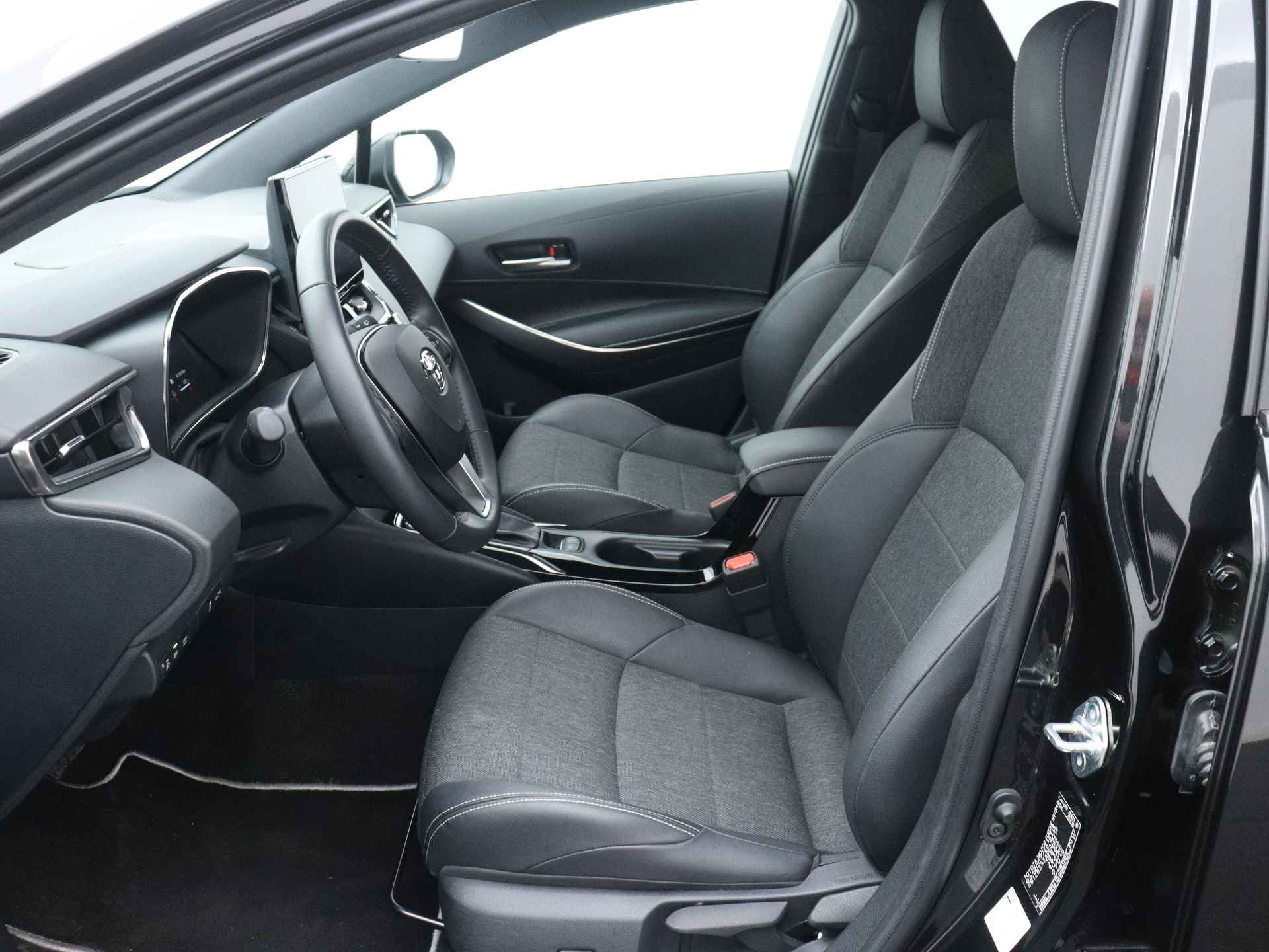Toyota Corolla Touring Sports 1.8 Hybrid First Edition | Navigatie | Half Leder | Elek. Achterklep | - 20/46