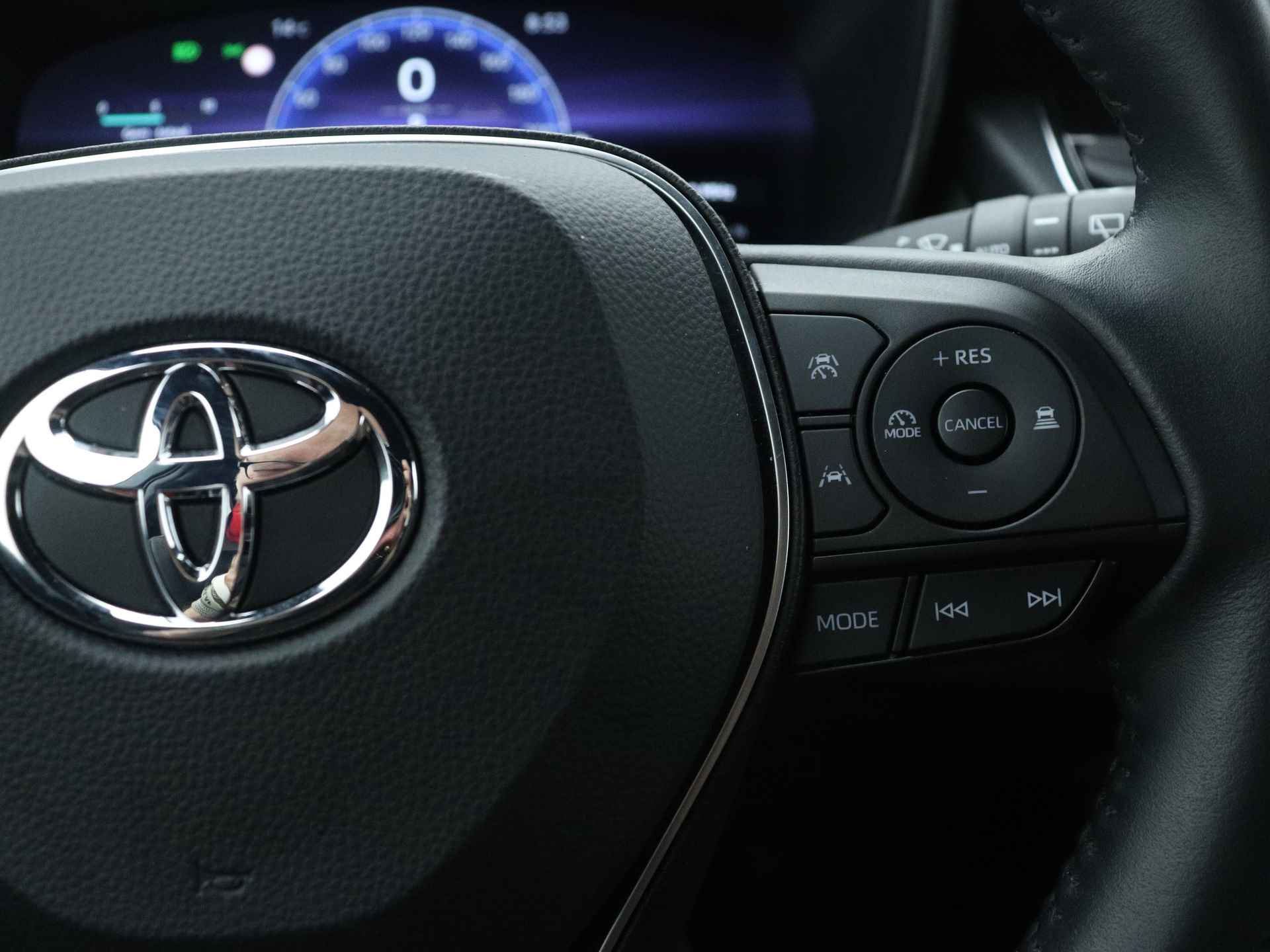 Toyota Corolla Touring Sports 1.8 Hybrid First Edition | Navigatie | Half Leder | Elek. Achterklep | - 23/46