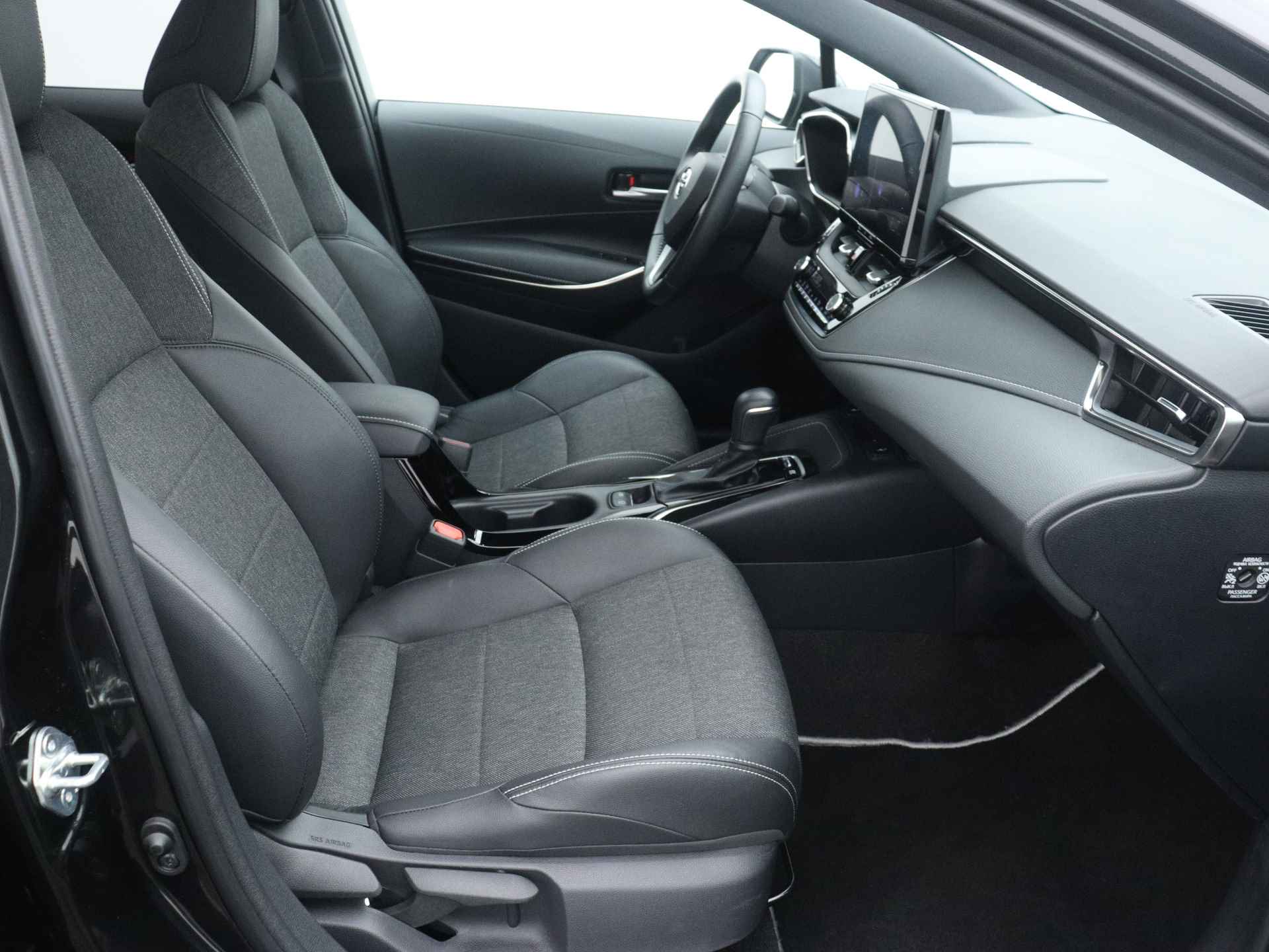 Toyota Corolla Touring Sports 1.8 Hybrid First Edition | Navigatie | Half Leder | Elek. Achterklep | - 31/46
