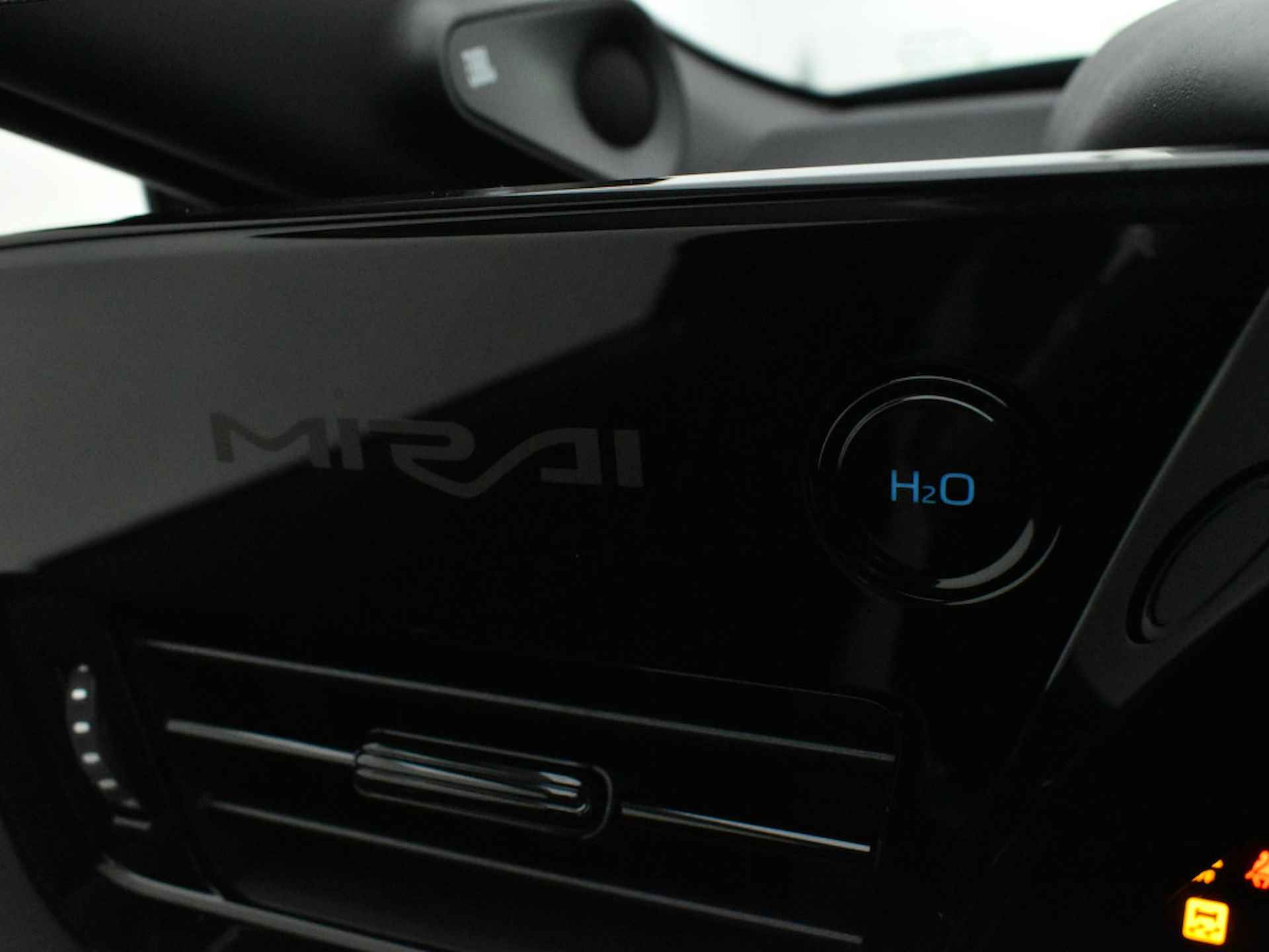 Toyota Mirai Prestige *demo* | Wit leder | Stoelverwarming/koeling | Rondomzicht camera | - 37/40