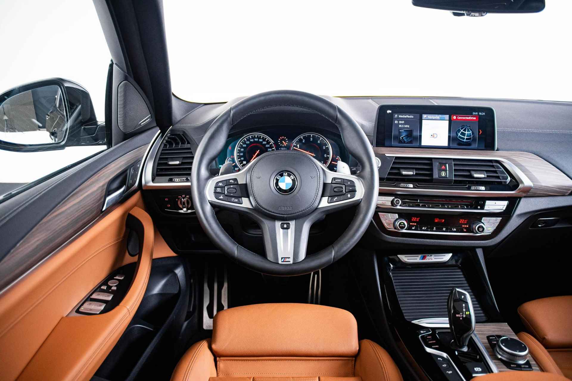 BMW X3 M40i xDrive High Executive Trekhaak - Panoramadak - Elektrisch verstelbare/verwarmde voorstoelen - Parking/Driving Assistant Plus - Comfort Acces - Head Up - Harman Kardon - Sportstoelen - Automatisch dimmende binnen/buitenspiegel - - 15/74