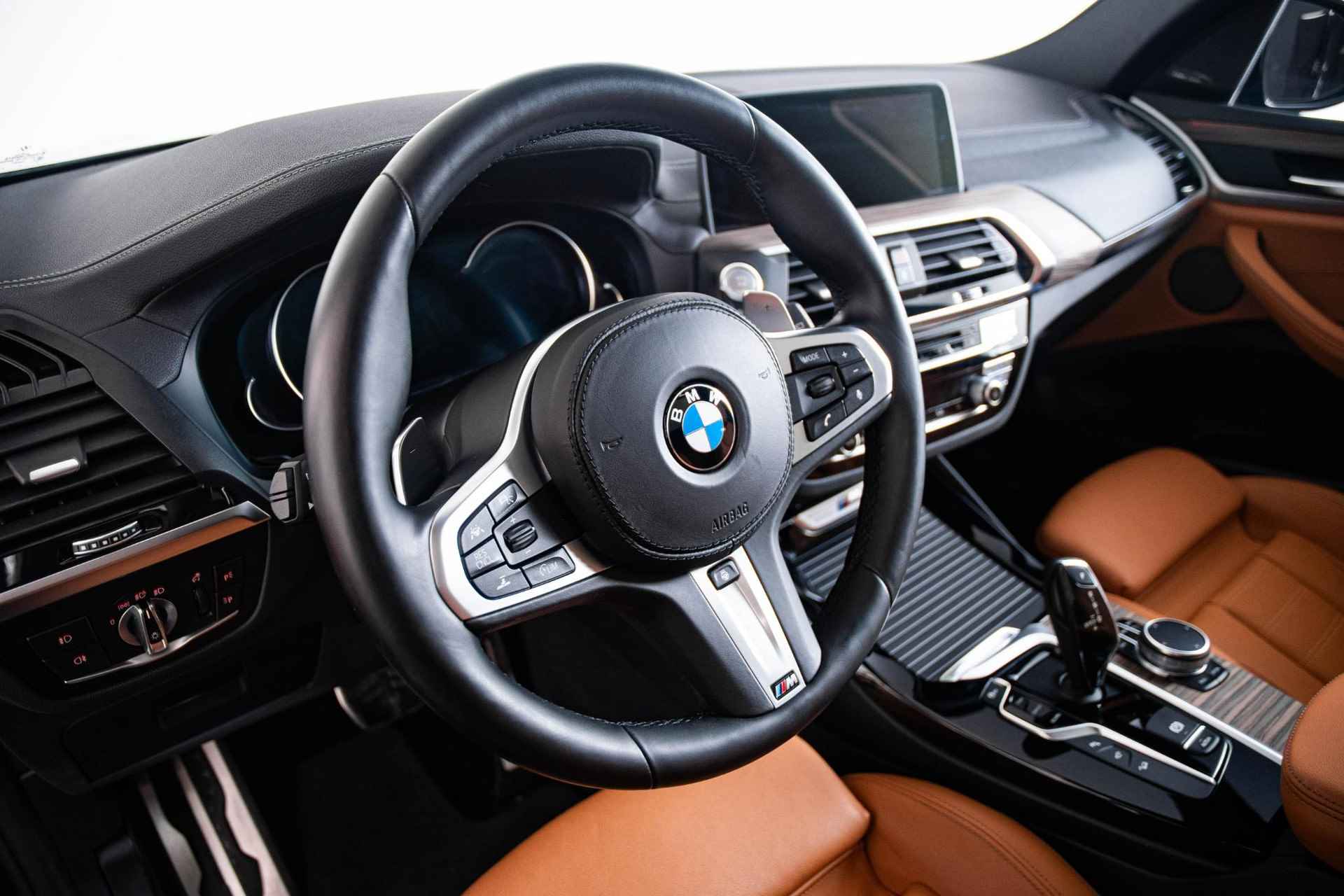 BMW X3 M40i xDrive High Executive Trekhaak - Panoramadak - Elektrisch verstelbare/verwarmde voorstoelen - Parking/Driving Assistant Plus - Comfort Acces - Head Up - Harman Kardon - Sportstoelen - Automatisch dimmende binnen/buitenspiegel - - 48/74