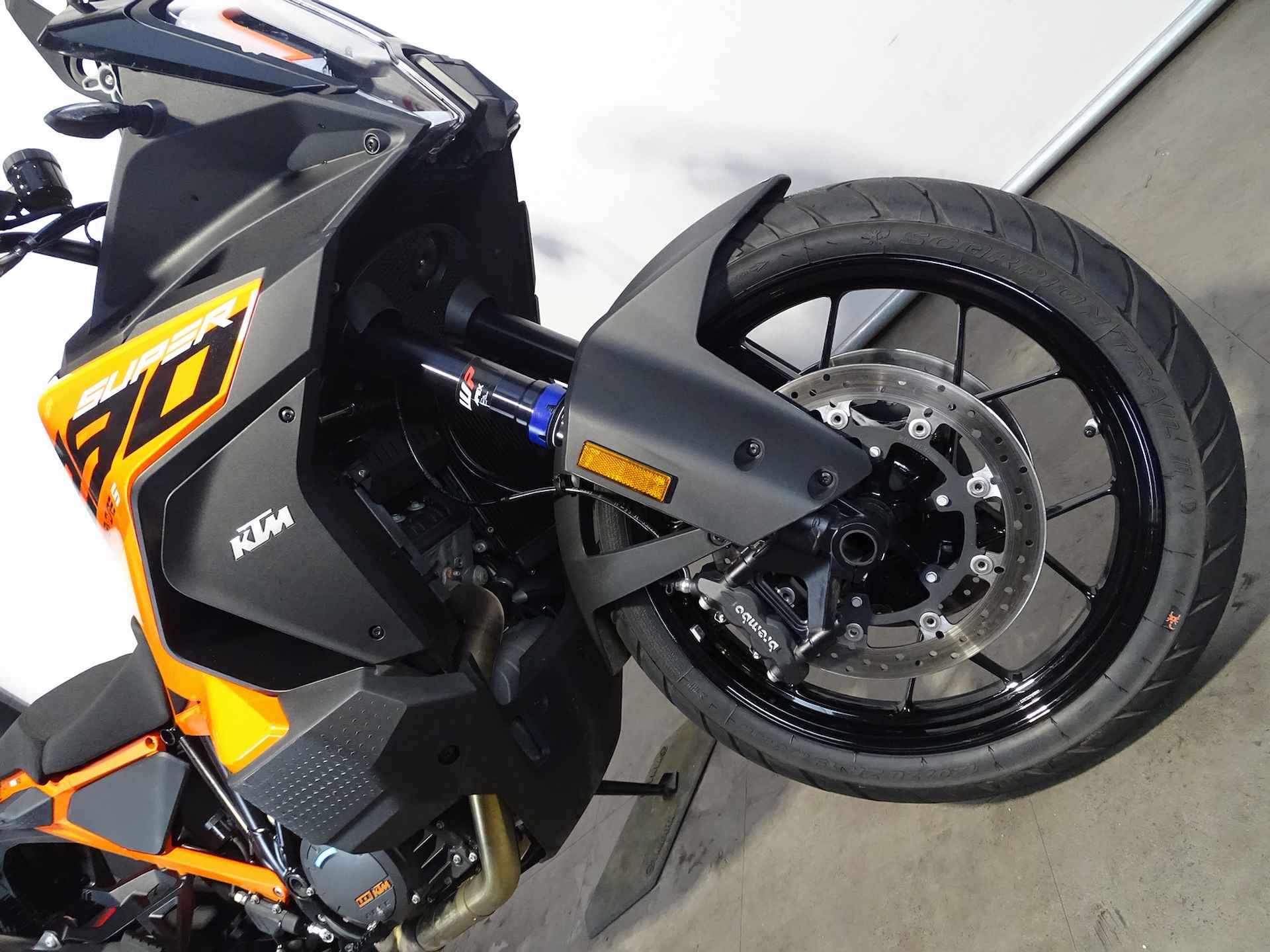 KTM 1290 SUPER ADVENTURE S - 2/7