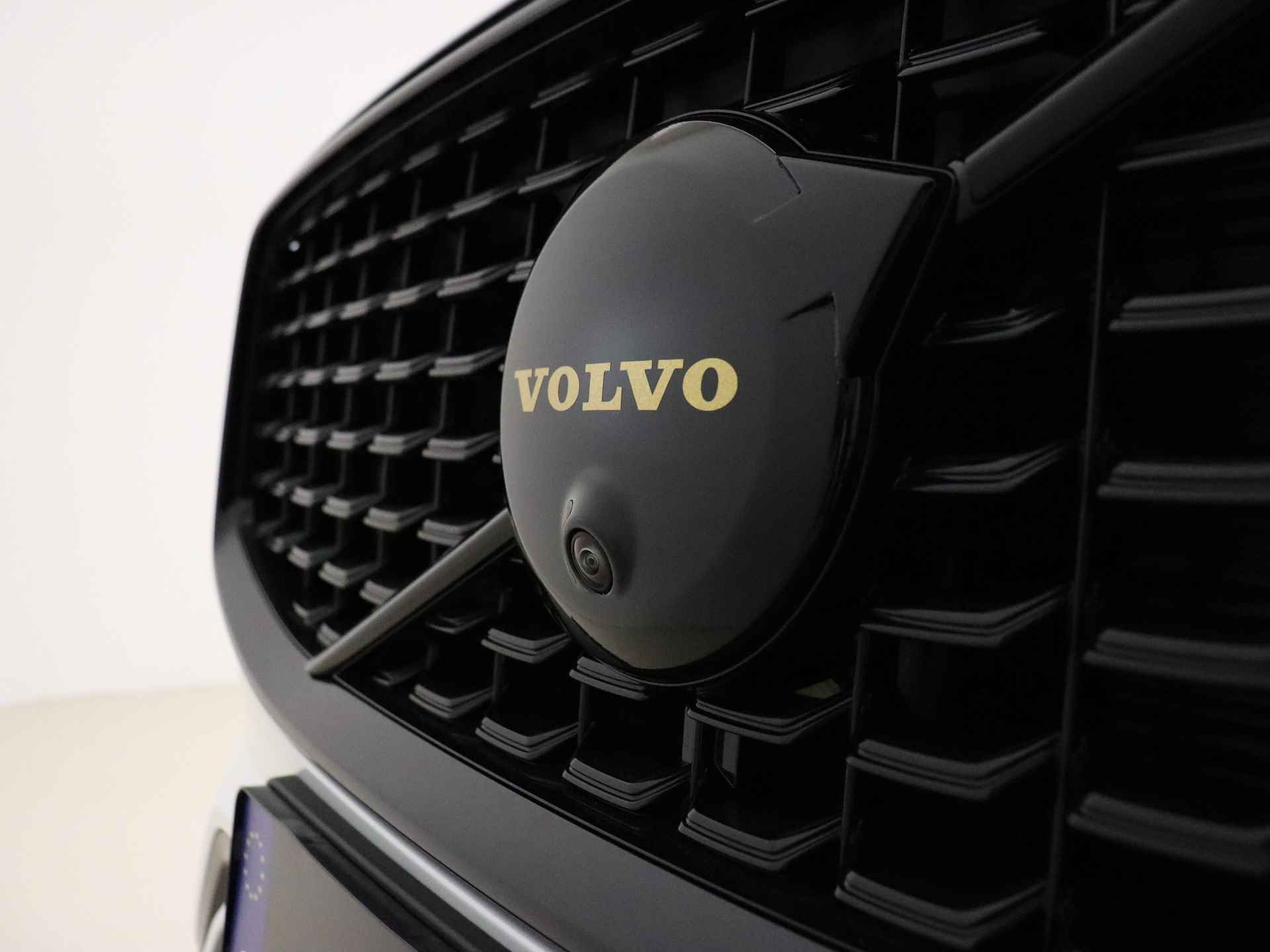 Volvo XC60 T8 455pk AWD Polestar Engineered / NIEUW / DIRECT LEVERBAAR / 22' / Bowers & Wilkins Audio / 360 Camera / Alarm / Gelamineerde zijruiten / Getint glas - 28/47