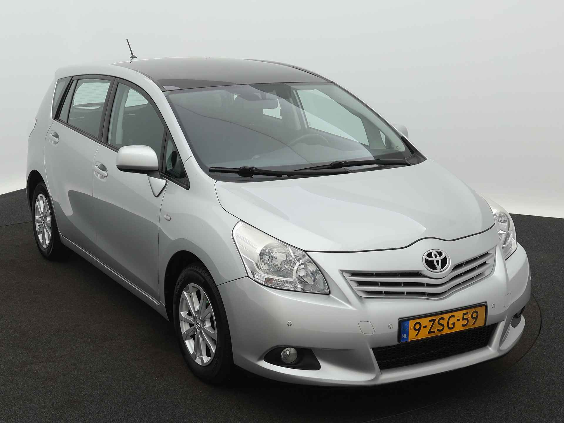 Toyota Verso 1.8 VVT-i Business Limited | Panoramadak | Trekhaak | Automaat | Lage km stand | - 29/45