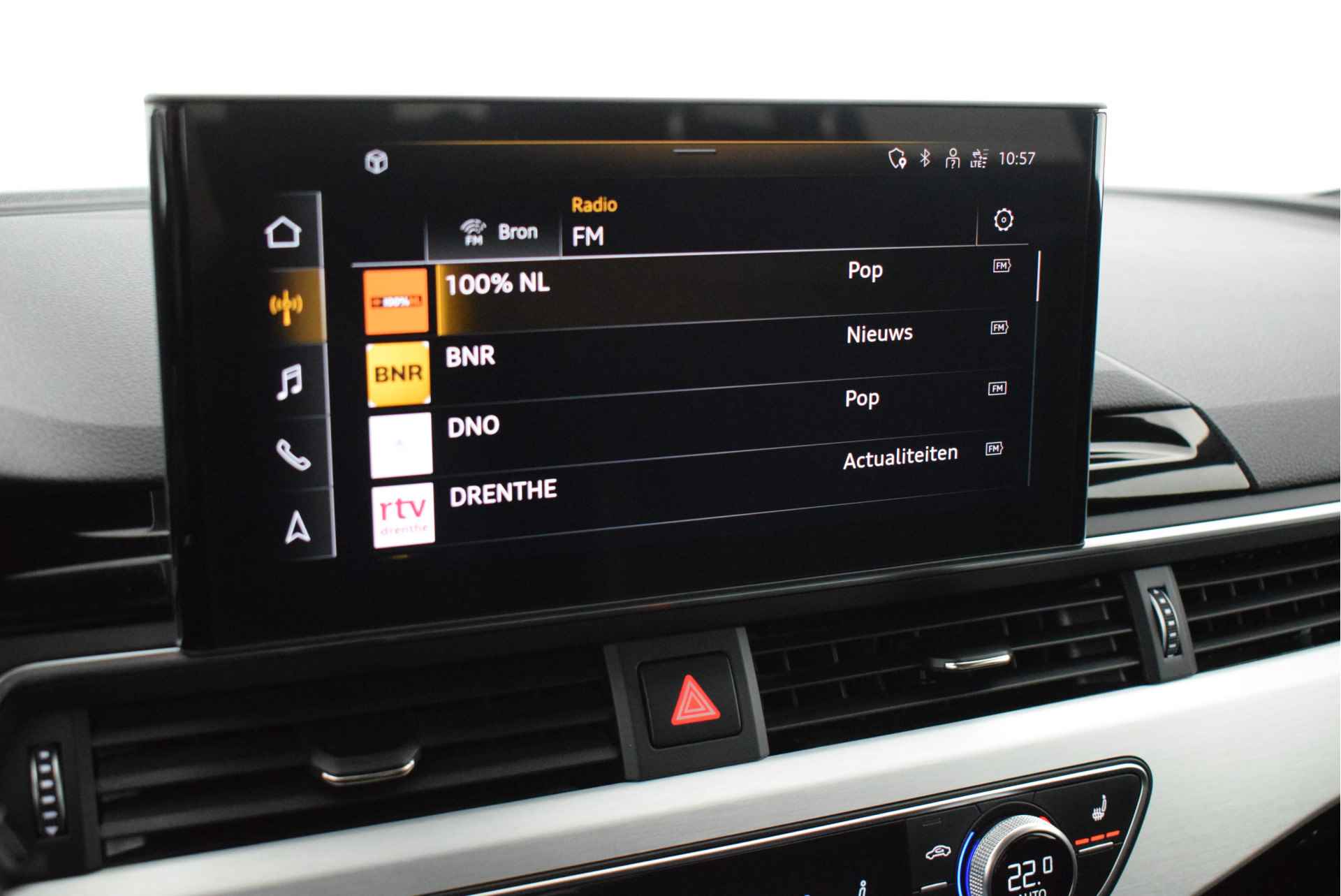 Audi A4 Avant 35 TDI 164pk S-Tronic 2x S-Line Virtual Cockpit Stoelverwarming Camera Led Navigatie - 25/54