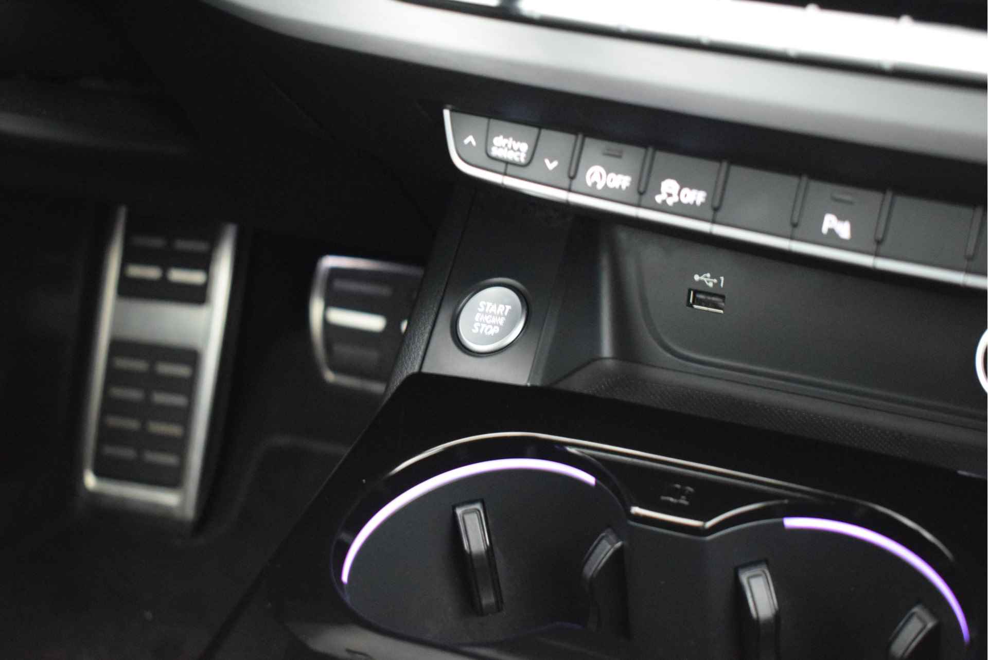Audi A4 Avant 35 TDI 164pk S-Tronic 2x S-Line Virtual Cockpit Stoelverwarming Camera Led Navigatie - 36/54