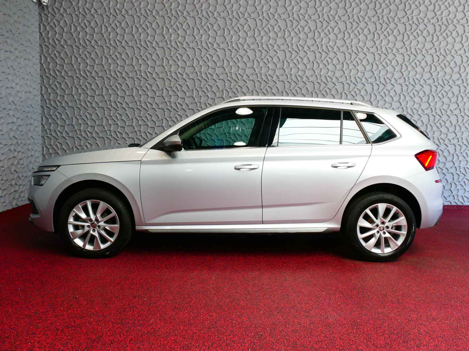 Škoda Kamiq 1.5 TSI 150PK STYLE VIR.COCKPIT ADAP.CRUISE LED PDC CARPLAY LMV LED V+A STOELVERW. ADAP.CRUISE 09/2023 - 55/70