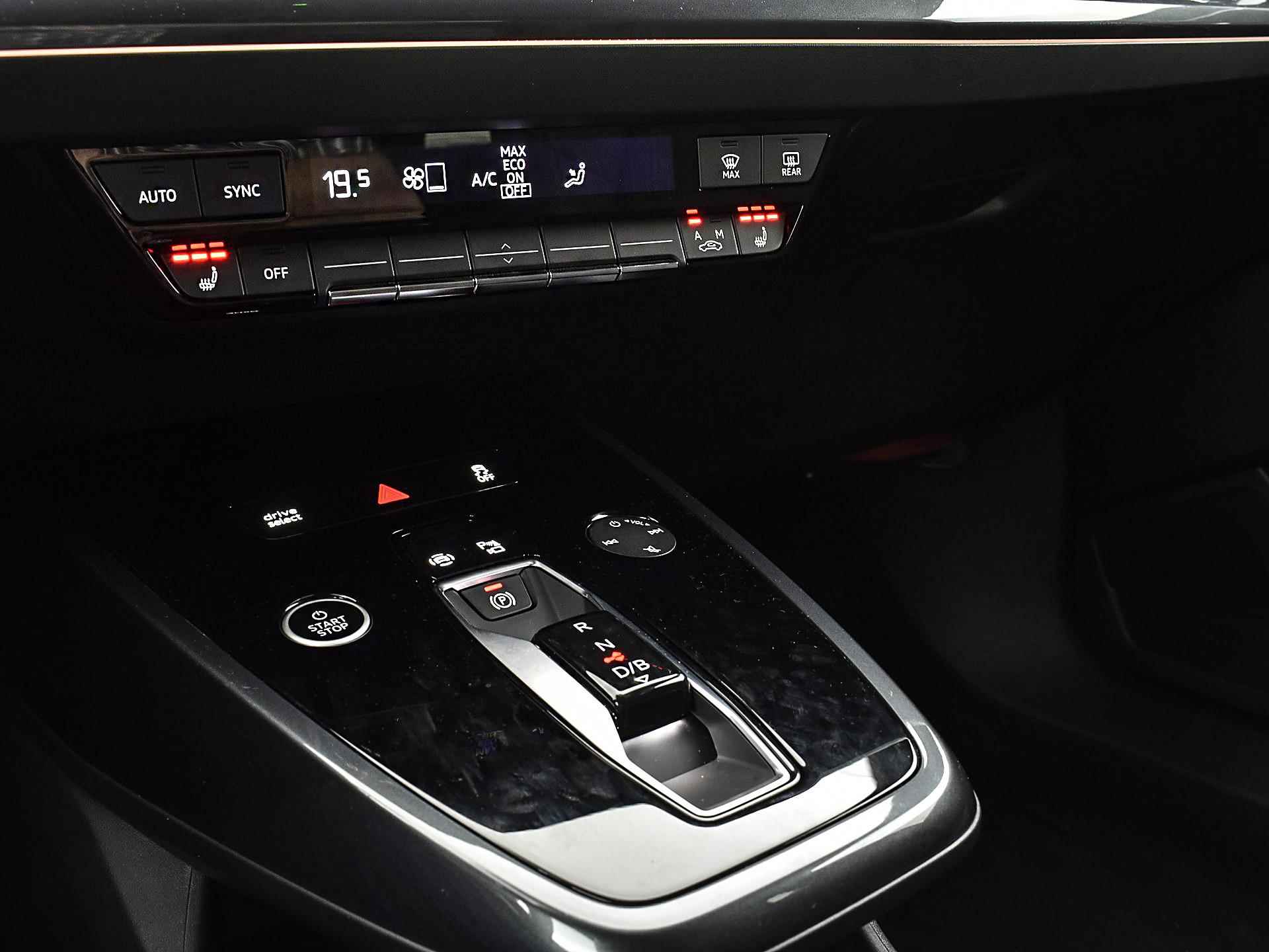Audi Q4 e-tron 45 S Edition 286 PK · MEGA Sale · Sonos sound system · 21" LM Velgen · e-tron sportsound - 32/33