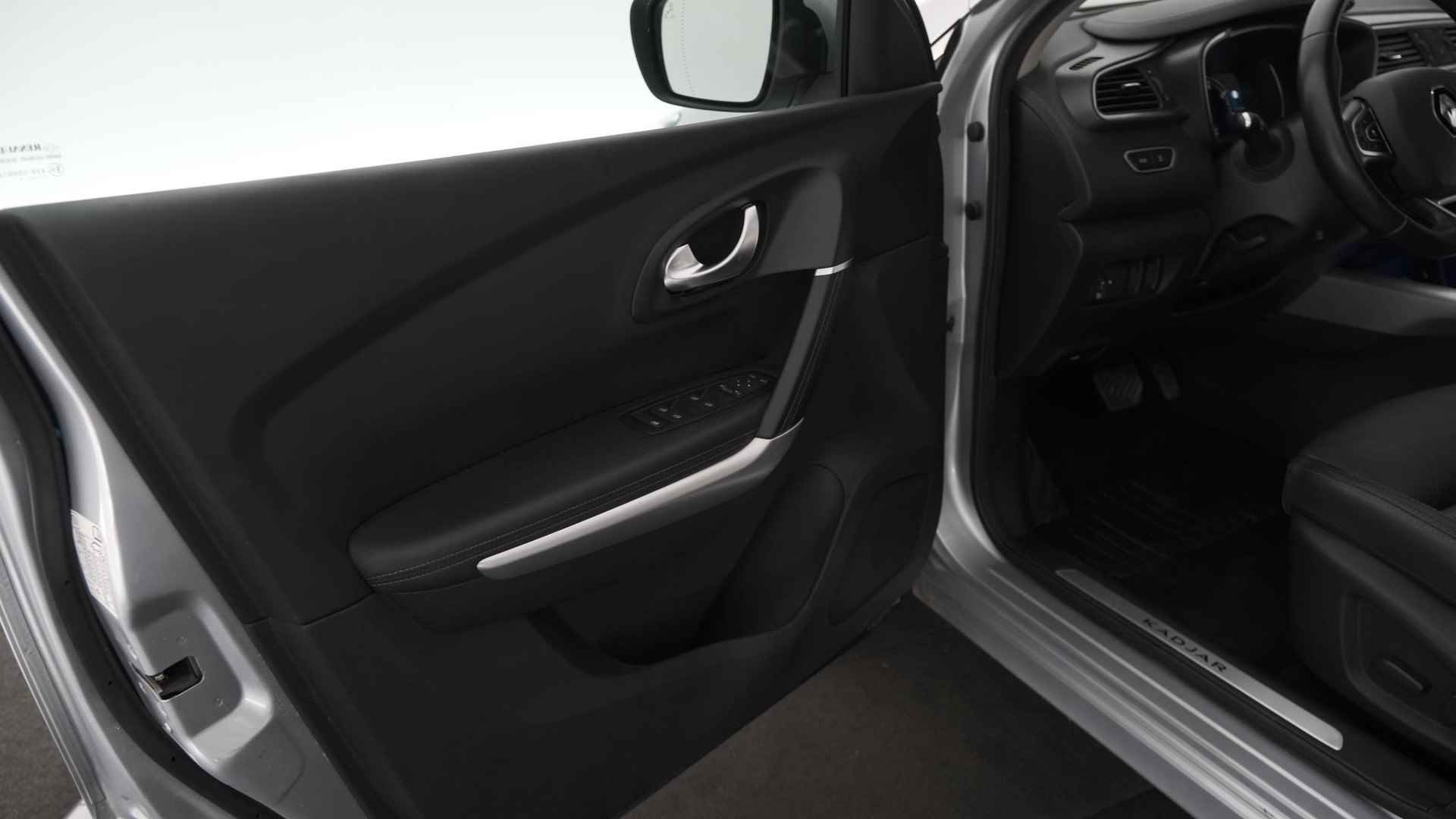 Renault Kadjar TCe 140 EDC Intens | Camera | Cruise Control Adaptief | Panoramadak | Stoelverwarming | Navigatie - 48/58