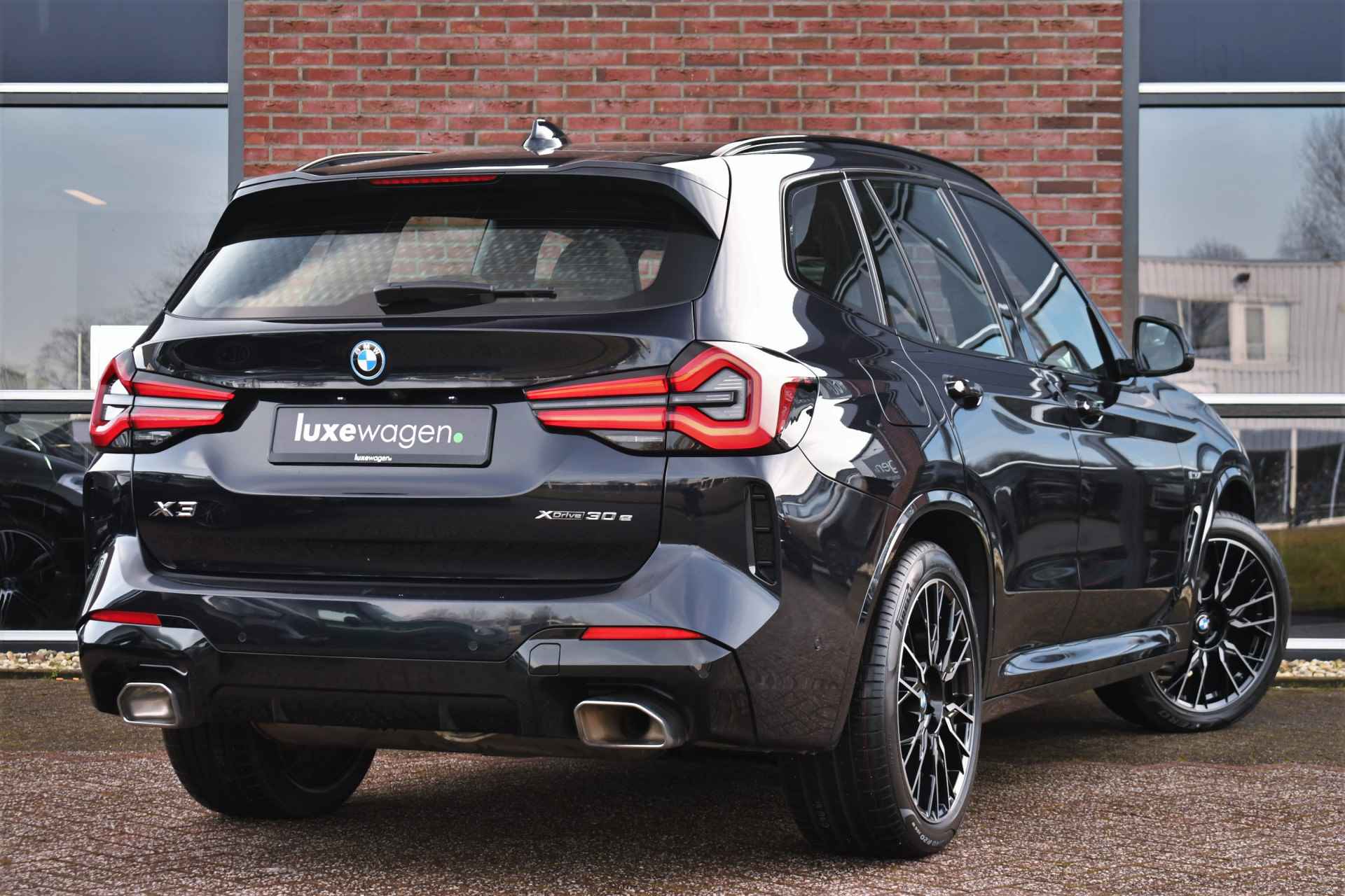 BMW X3 xDrive30e M-Sport Pano Trekh El-zetel Camera Gesture - 2/90