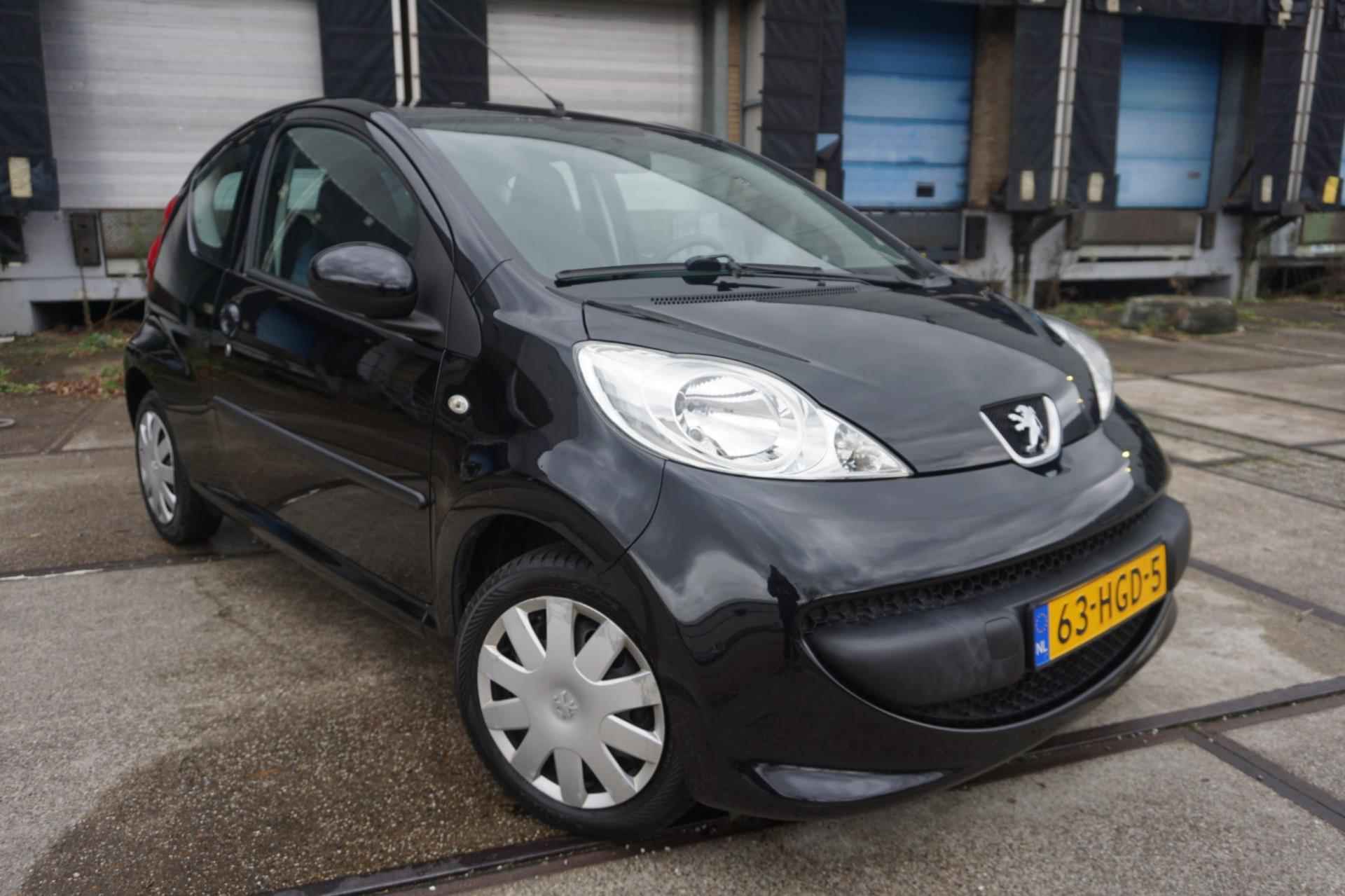 Peugeot 107 1.0-12V XS * Airco * - 4/19