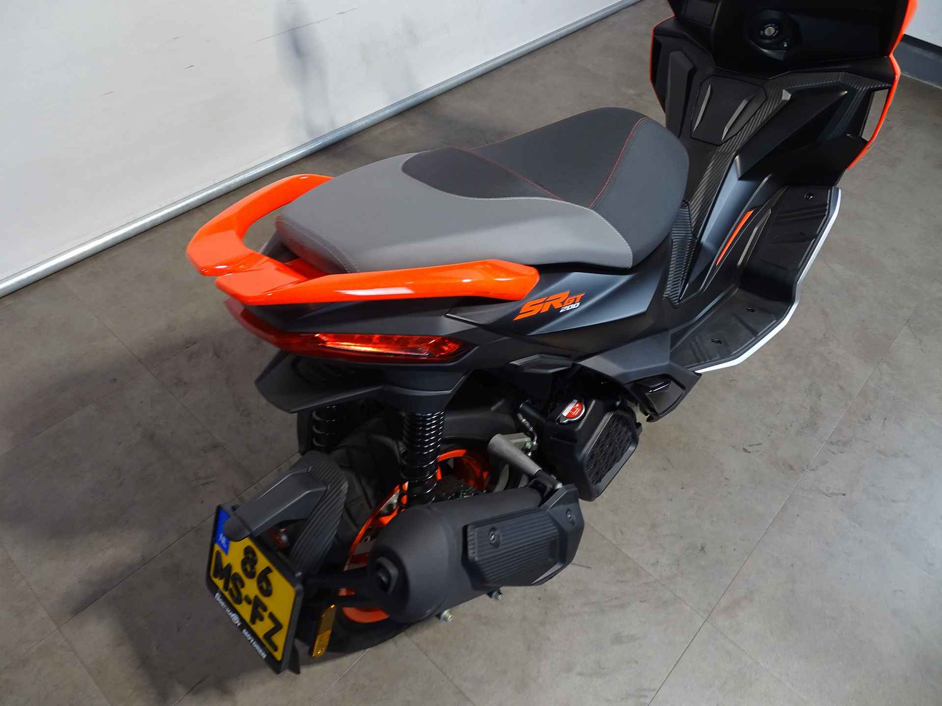 Aprilia SR GT SPORT 200 - 3/8