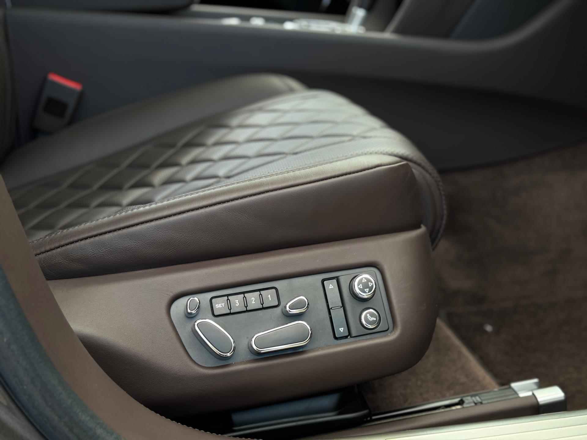 Bentley Flying Spur 4.0 V8S|Uniek|Adaptive cruise|Massage|Luxe leder|Koelkast|Stoel koeling+verwarming|Luxe|Dealeronderhouden - 38/80