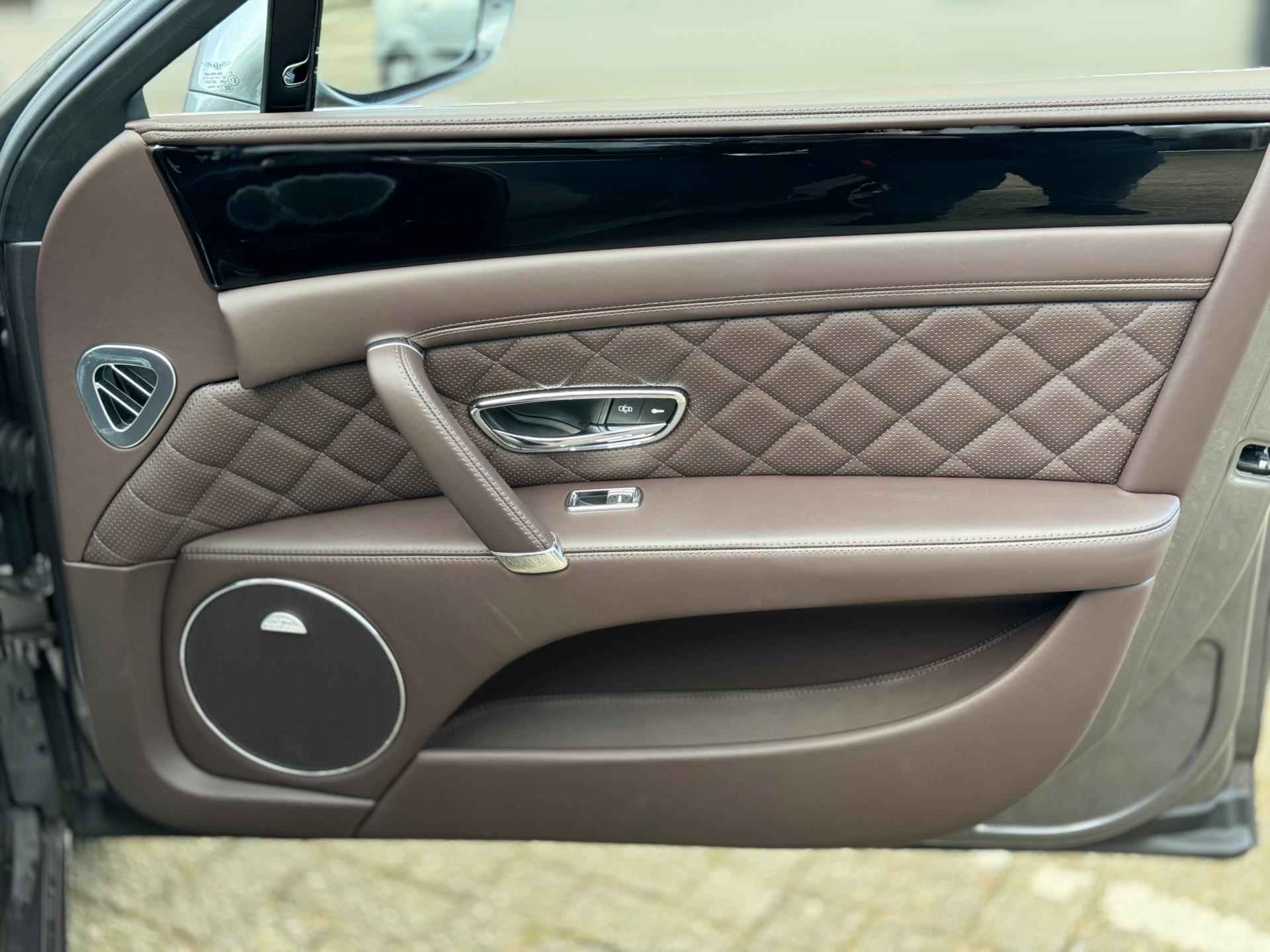 Bentley Flying Spur 4.0 V8S|Uniek|Adaptive cruise|Massage|Luxe leder|Koelkast|Stoel koeling+verwarming|Luxe|Dealeronderhouden - 40/80